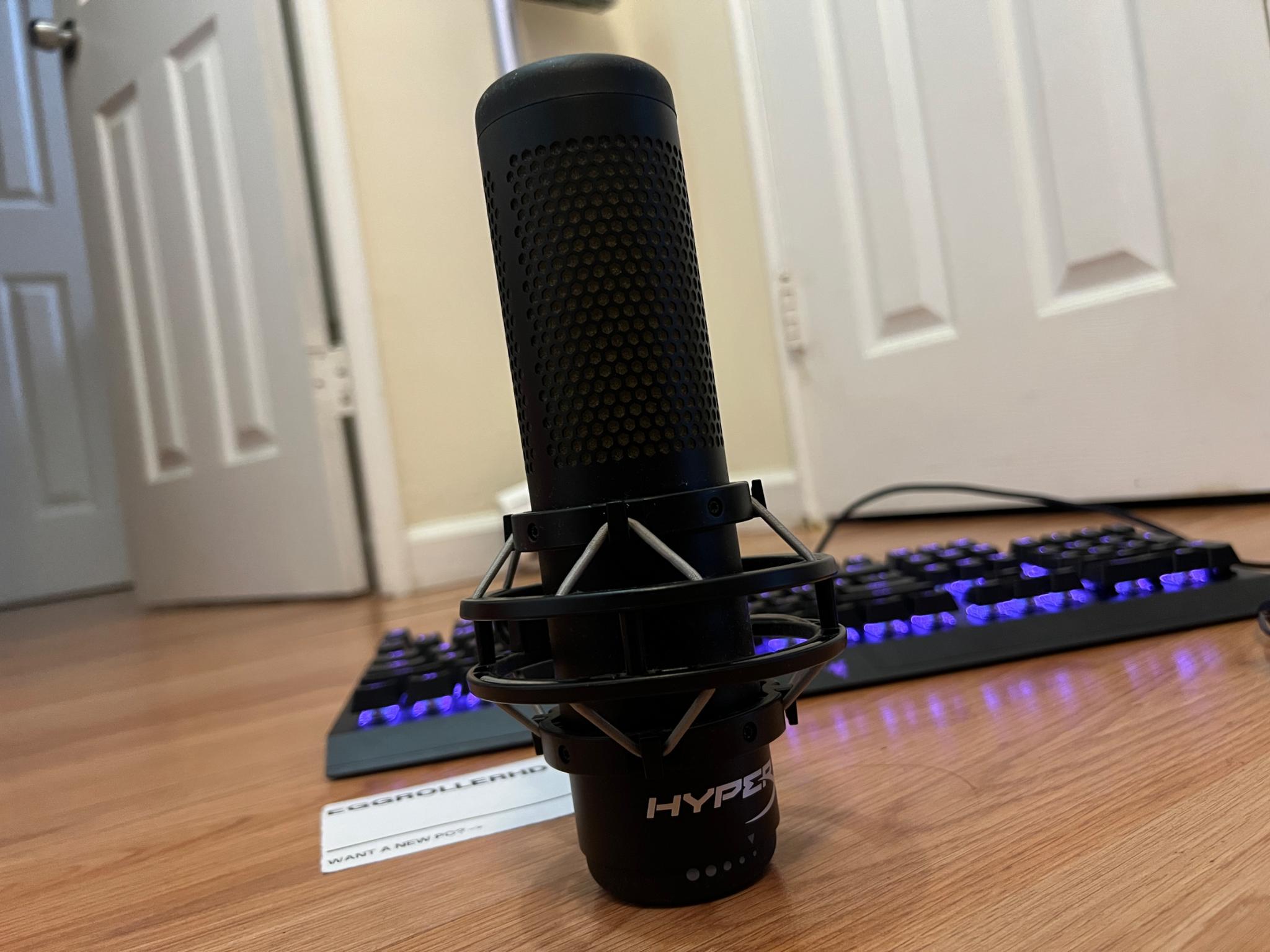 Razer Blackwidow V3, Logitech G502 Hero, HyperX Quadcast S