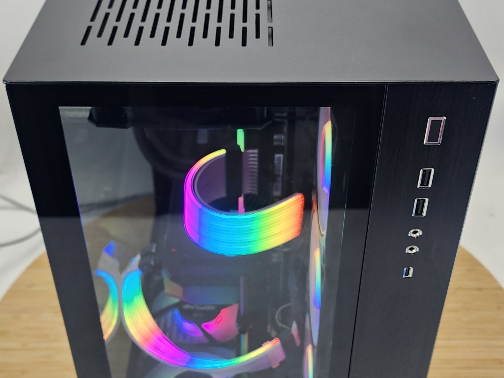 Gaming PC Ryzen 7 9700X 32GB RAM 1TB SSD RX 7900 XT 20GB Windows 11 Computer