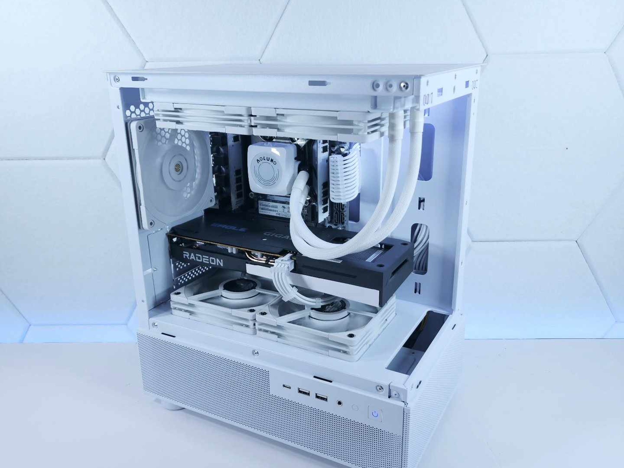 🤍🤍1080p Gaming | RX 6600 | Core i7 5820K | 16GB 3000MHz* | 512GB M.2 SSD