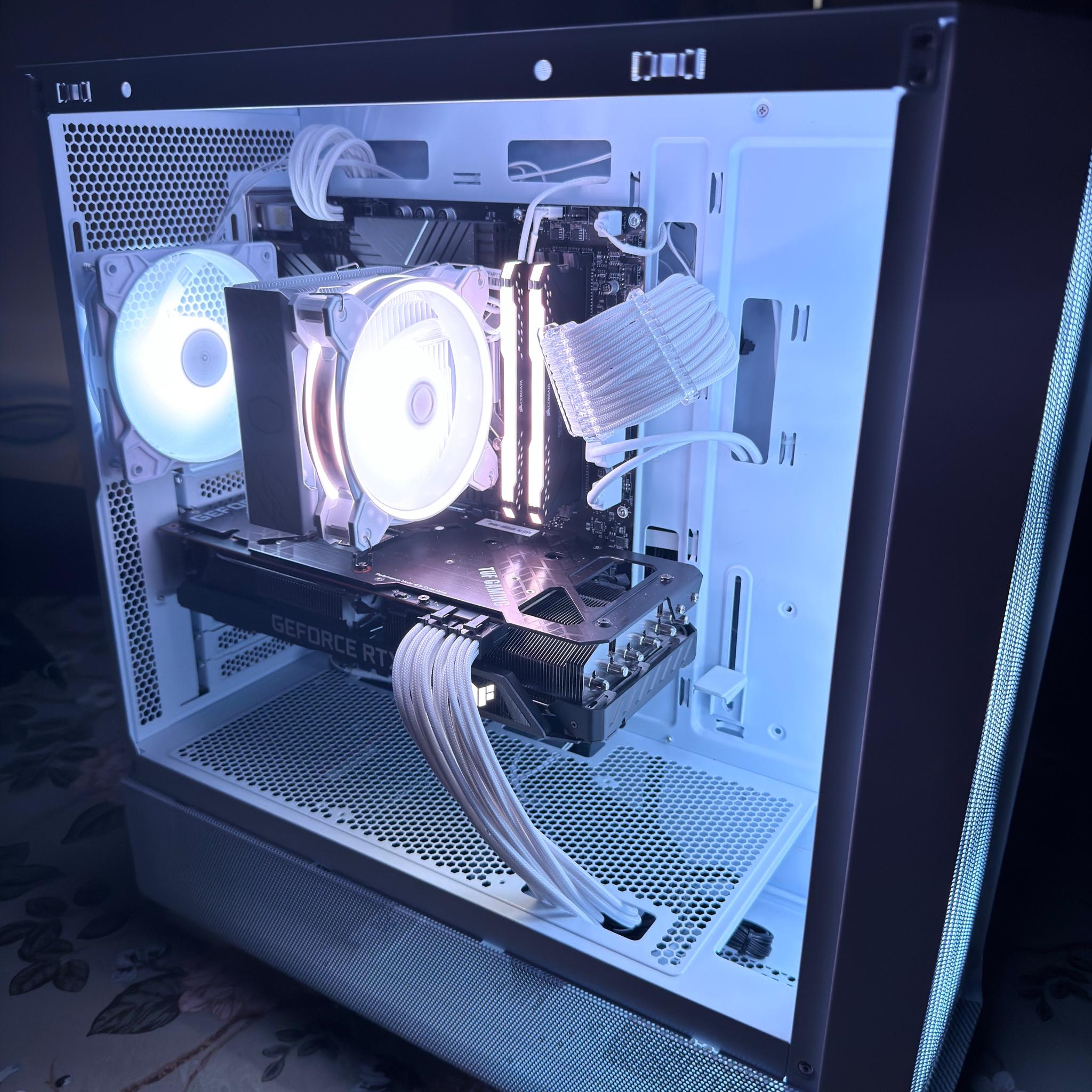 White 3080 Gaming PC | RTX 3080 | i5-12400F | 16GB RAM | 1TB SSD | WINDOWS 11 |