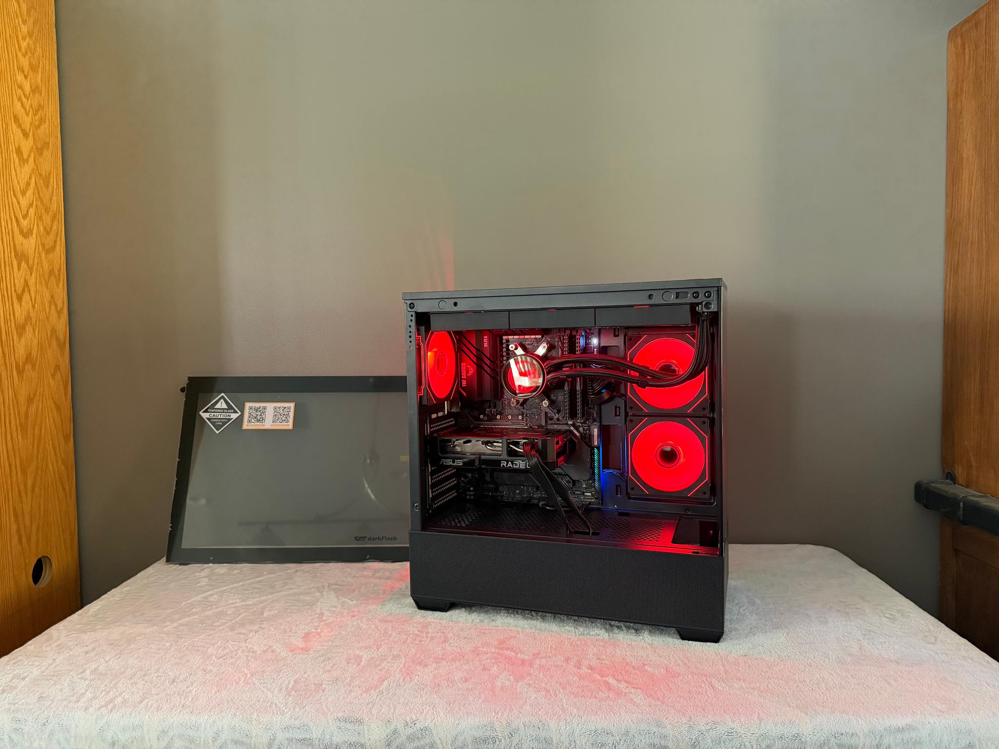 Rx 9060 xt Custom Gaming Pc Ryzen 7 5700x, 1tb nvme storage, 32gb ddr4 ram