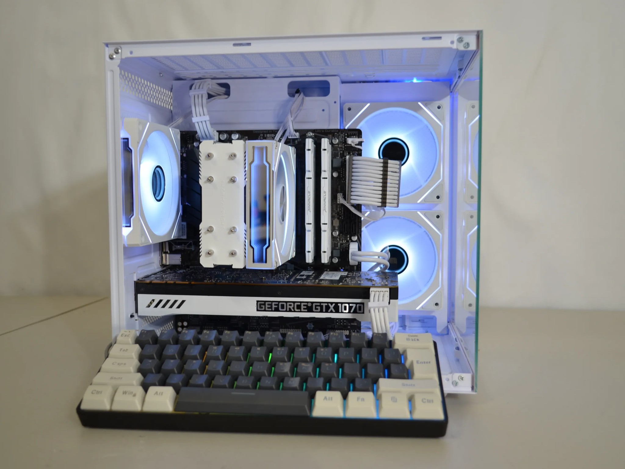 ❄️SnowFlake V2❄️- Free Keyboard!⌨️ | I5-10400f | GTX 1070 | 1tb NVME ssd | Windows 11 | WiFi