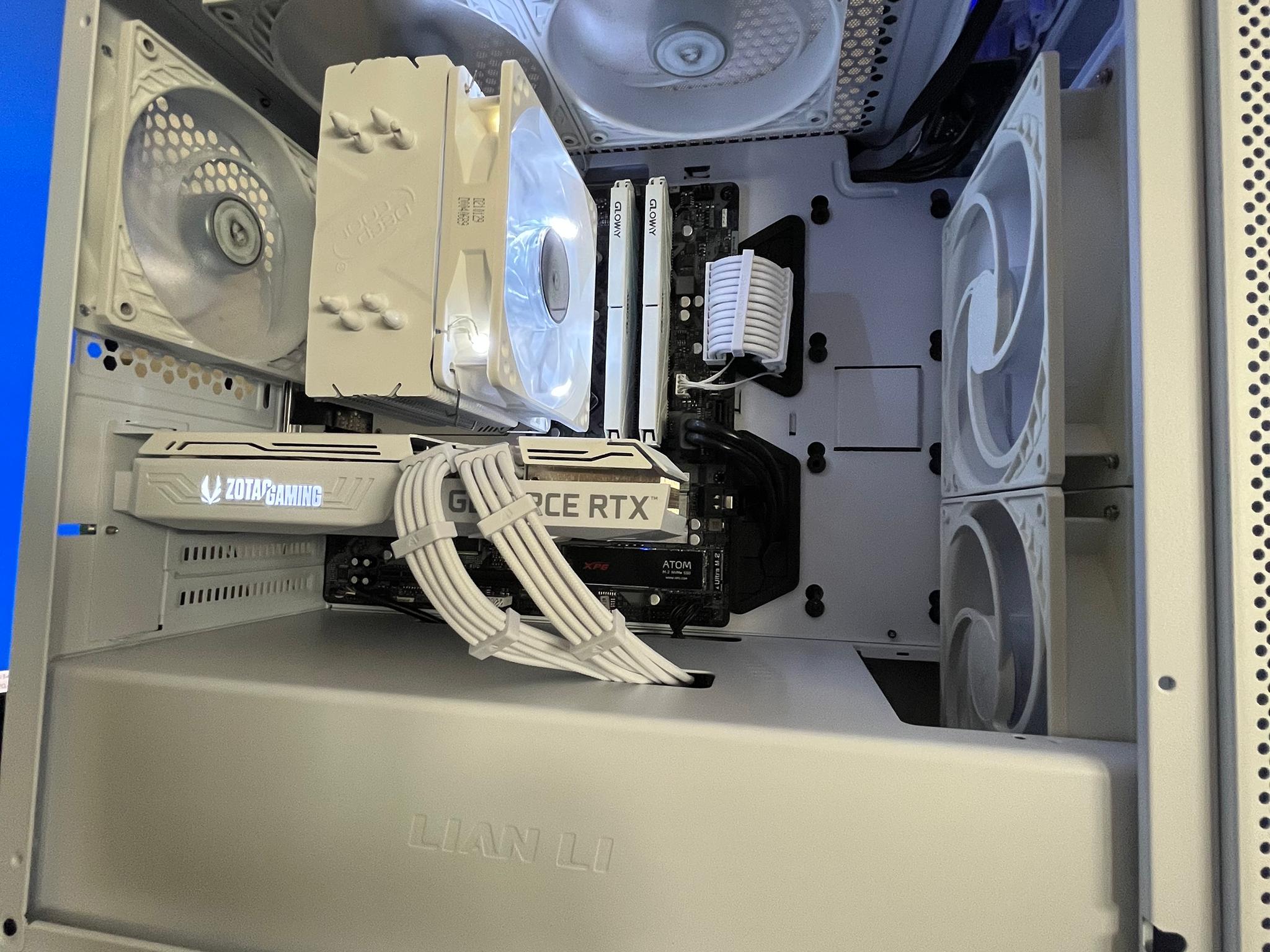 White-Out V3 Intel i5 11600K/RTX 3060 12GB