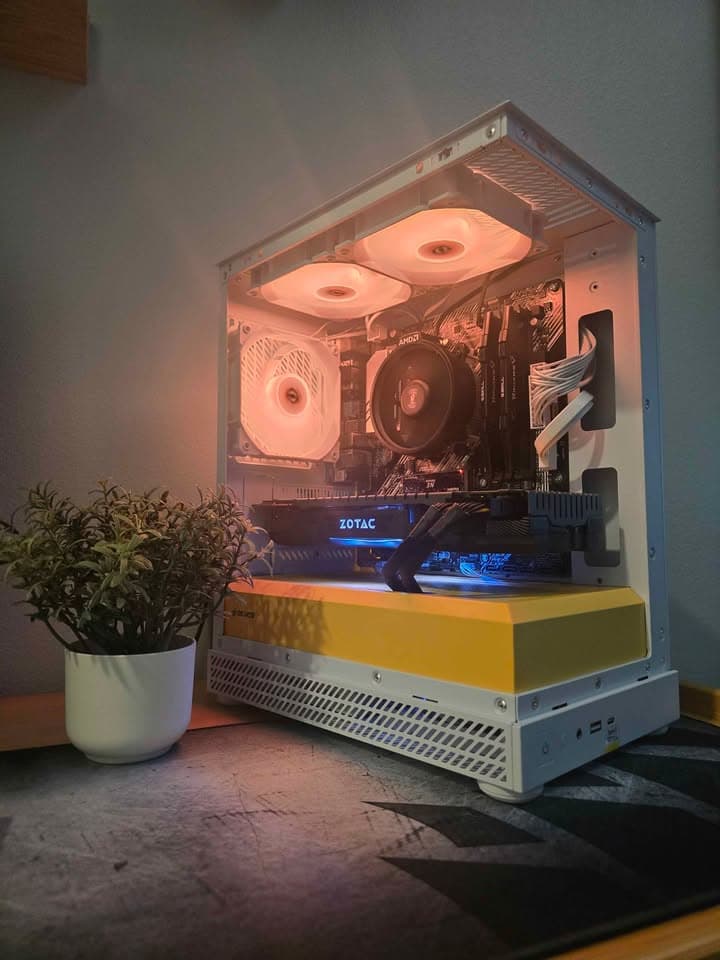 Custom Gaming PC Build "Charlie Brown"