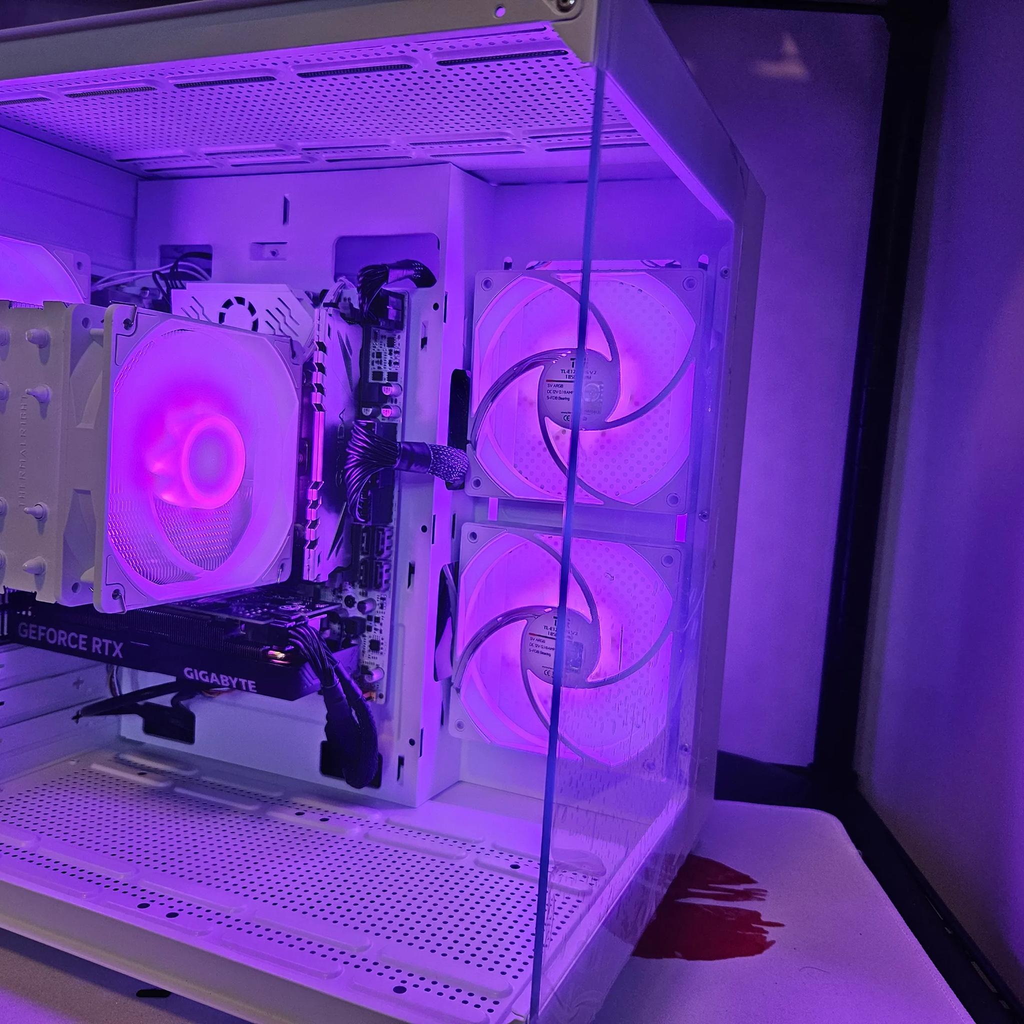 Dent sale Arctic Rig Intel 14 Core / 32GB DDR4 / 2TB SSD / RTX 4060