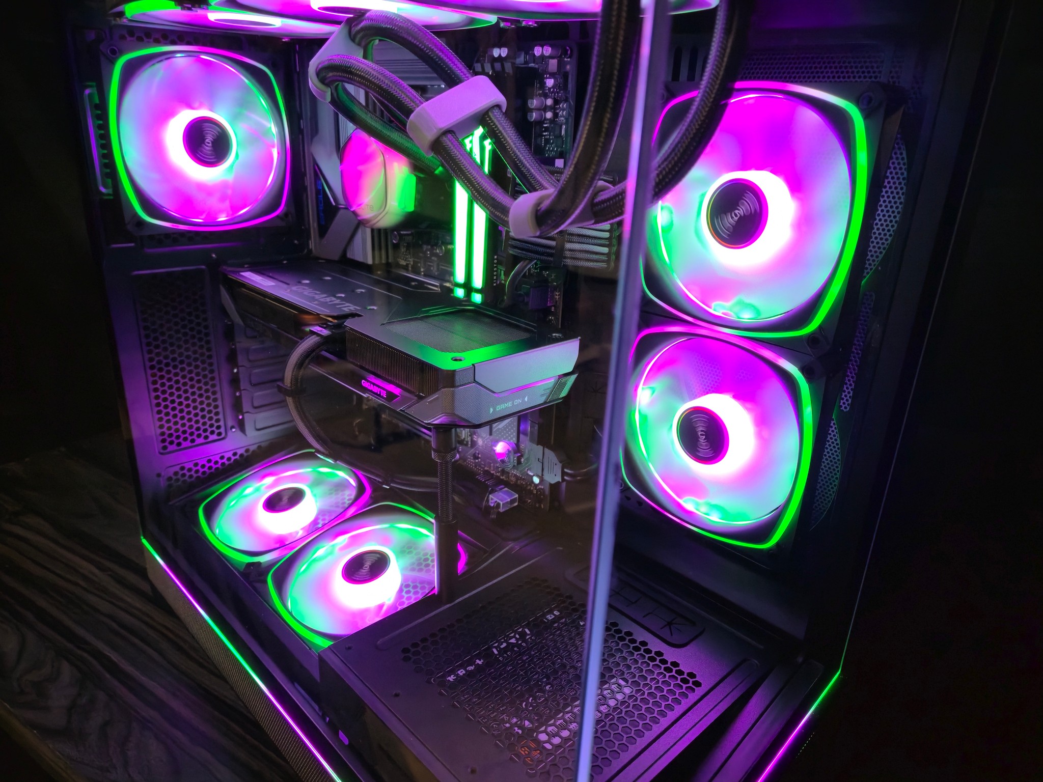 Ryzen 7 7800X3D - RX 9060 XT 16GB - 32GB DDR5 6000 CL30 - Gen4 NVMe - Montech Sky 3 - Custom PC