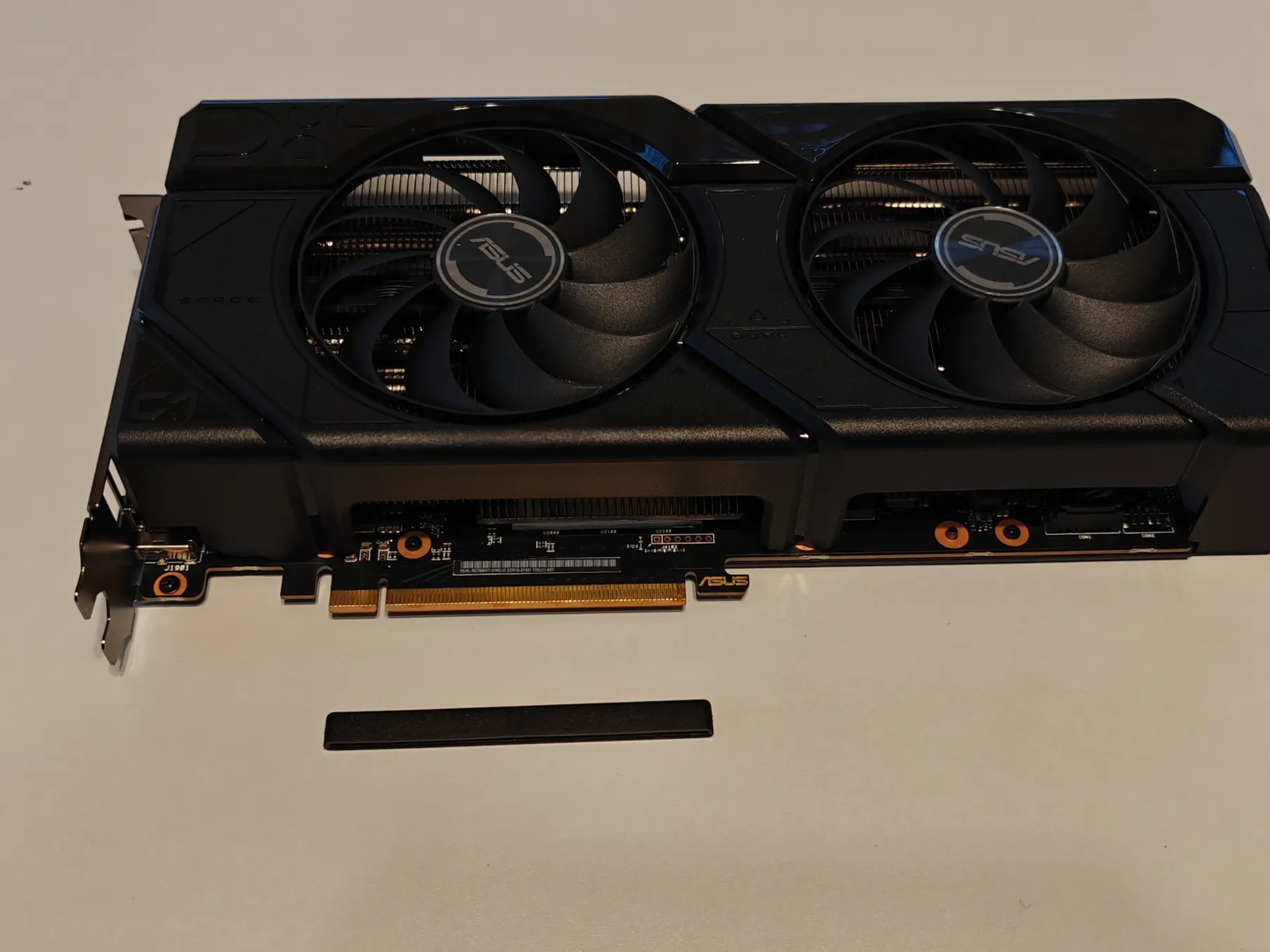 ASUS Dual Radeon RX 7800 XT OC Edition 16GB GDDR6