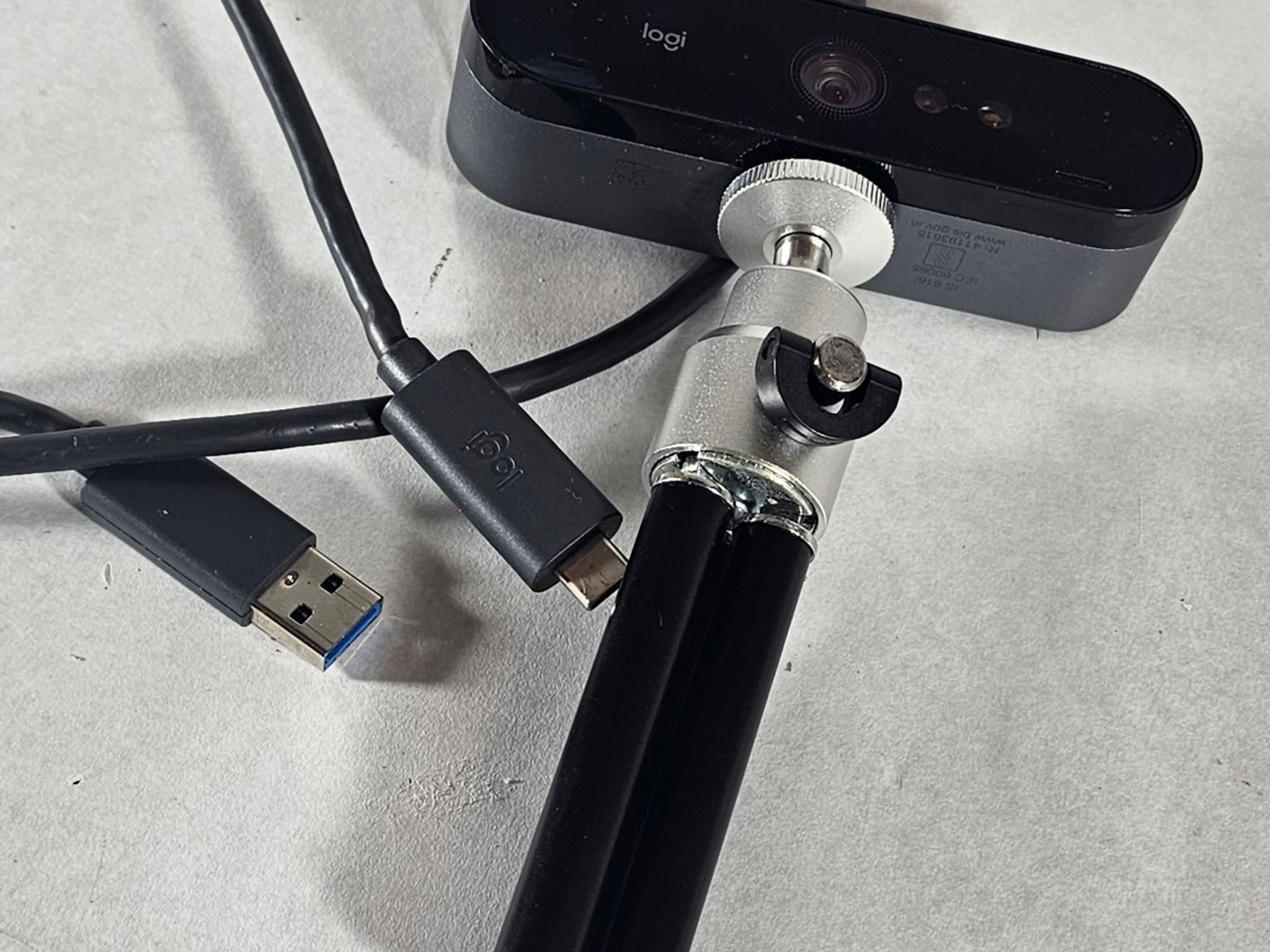 Logitech Logi Webcam with Tripod USB-C
