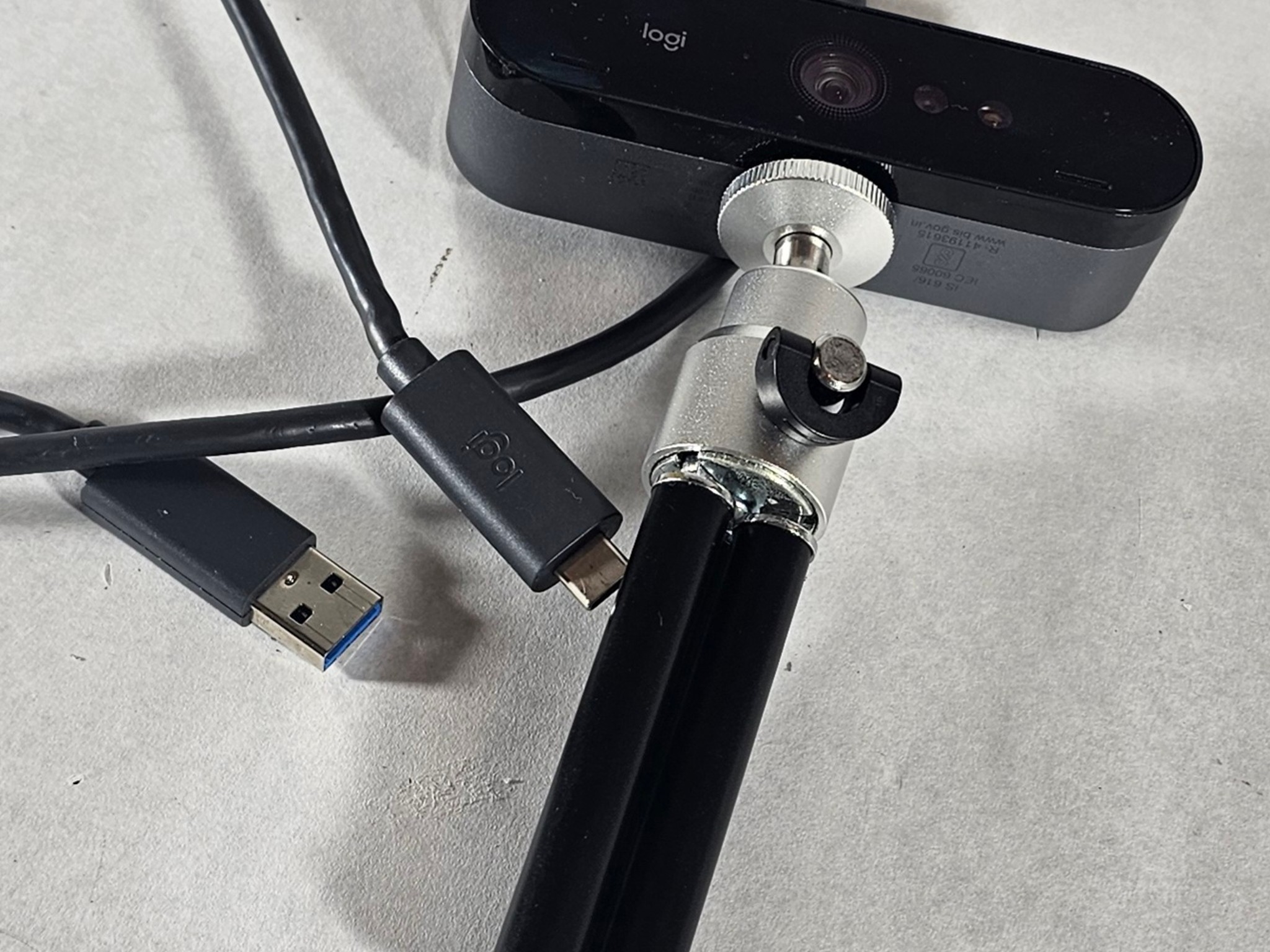 Logitech Logi Webcam with Tripod USB-C