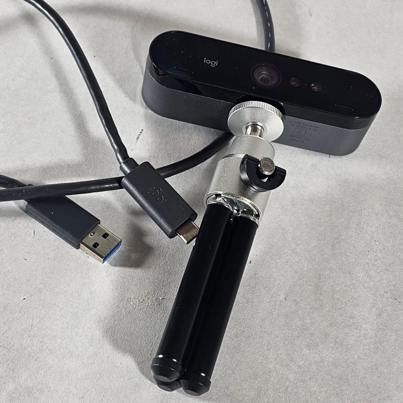 Logitech Logi Webcam with Tripod USB-C