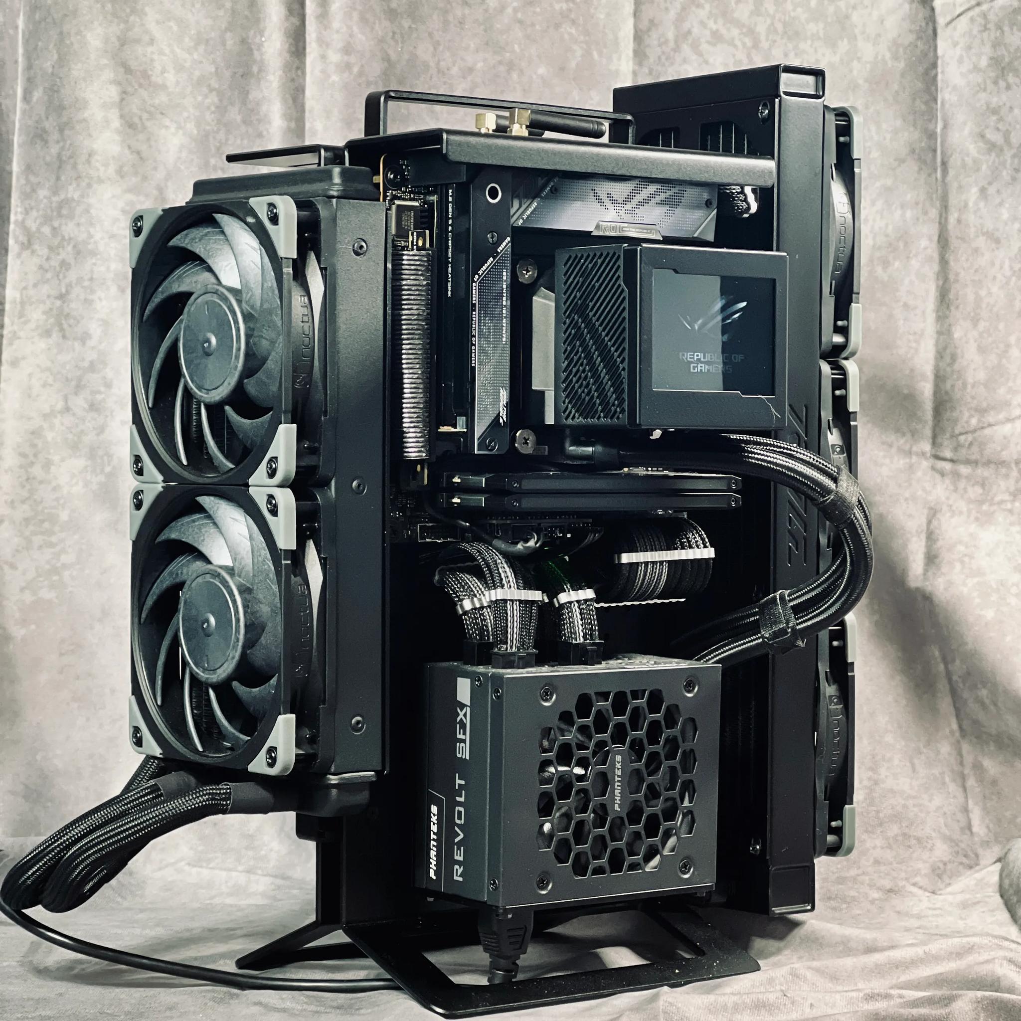 High-end Gaming PC in the Xproto-L - 7800X3D, RTX 4090, 64GB Dom. Titanium DDR5, Dual AIO Cooling