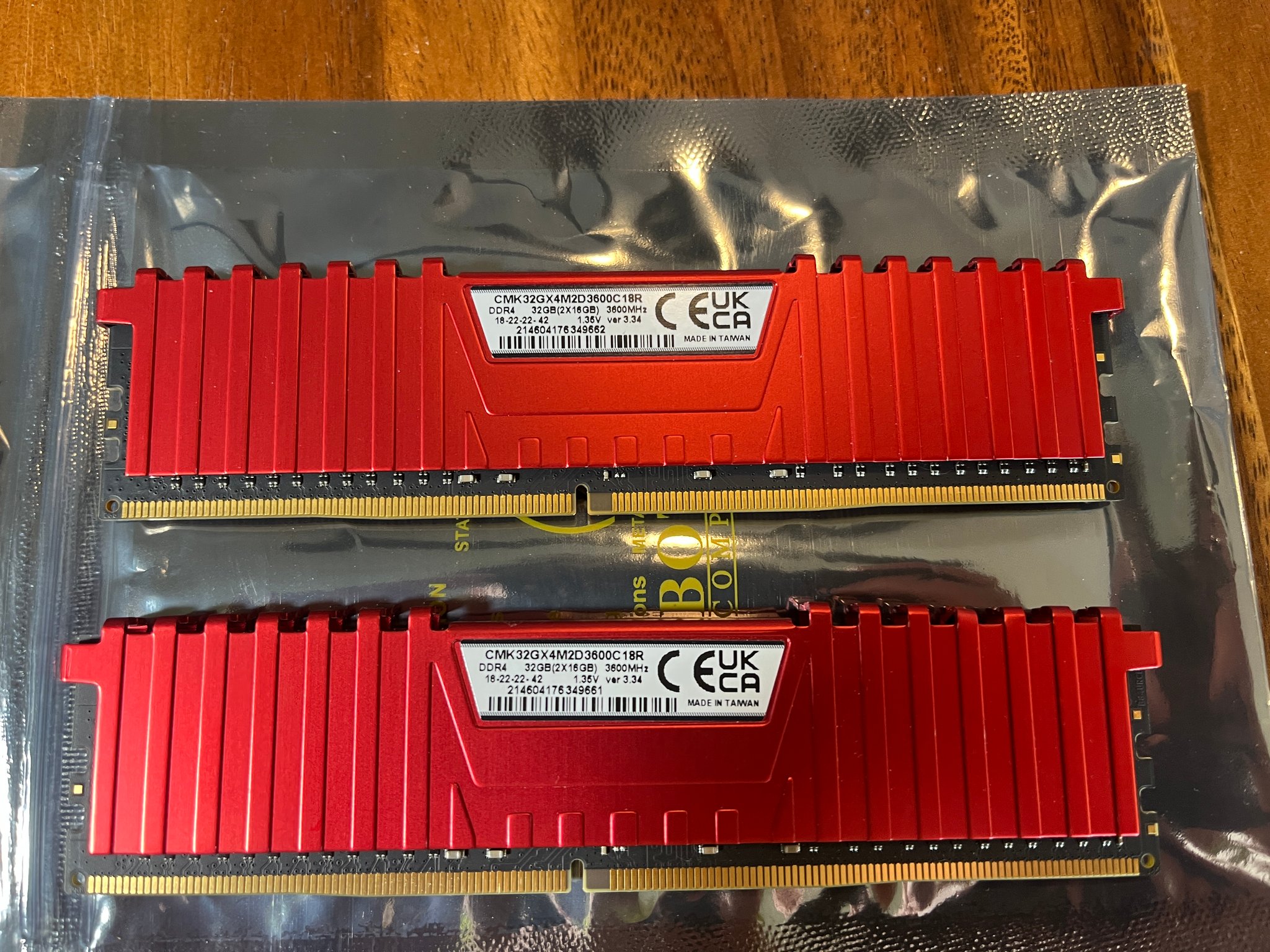 CORSAIR VENGEANCE LPX 32GB (2x16GB) DDR4 3600MHz Dual-Channel RAM Kit