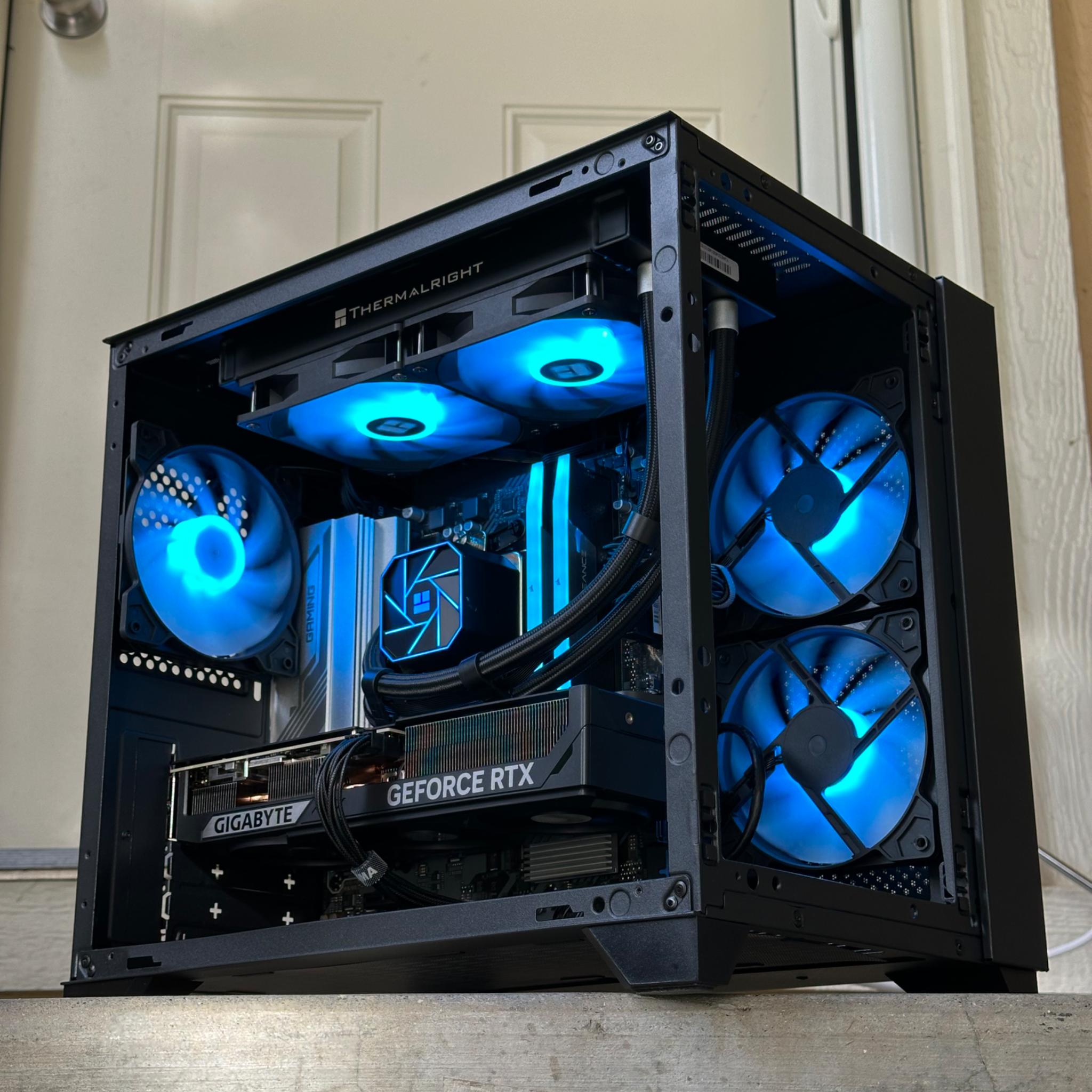 Ryzen 7 8700F • Rtx 5070 • 32GB DDR5 • 1TB nvme