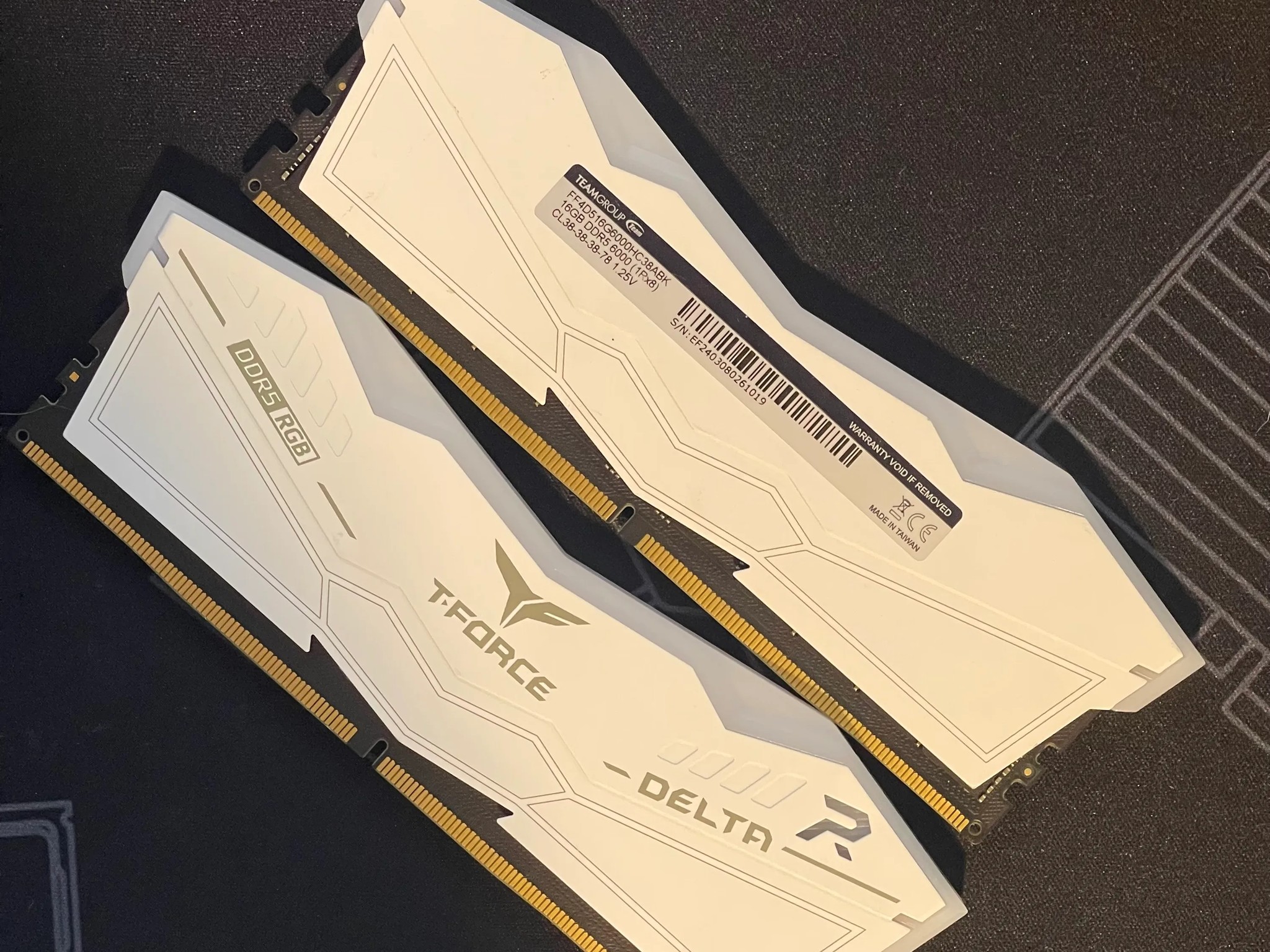 TeamGroup T-Force Delta R DDR5 RGB 6000 CL38 32GB (2x16GB) - White