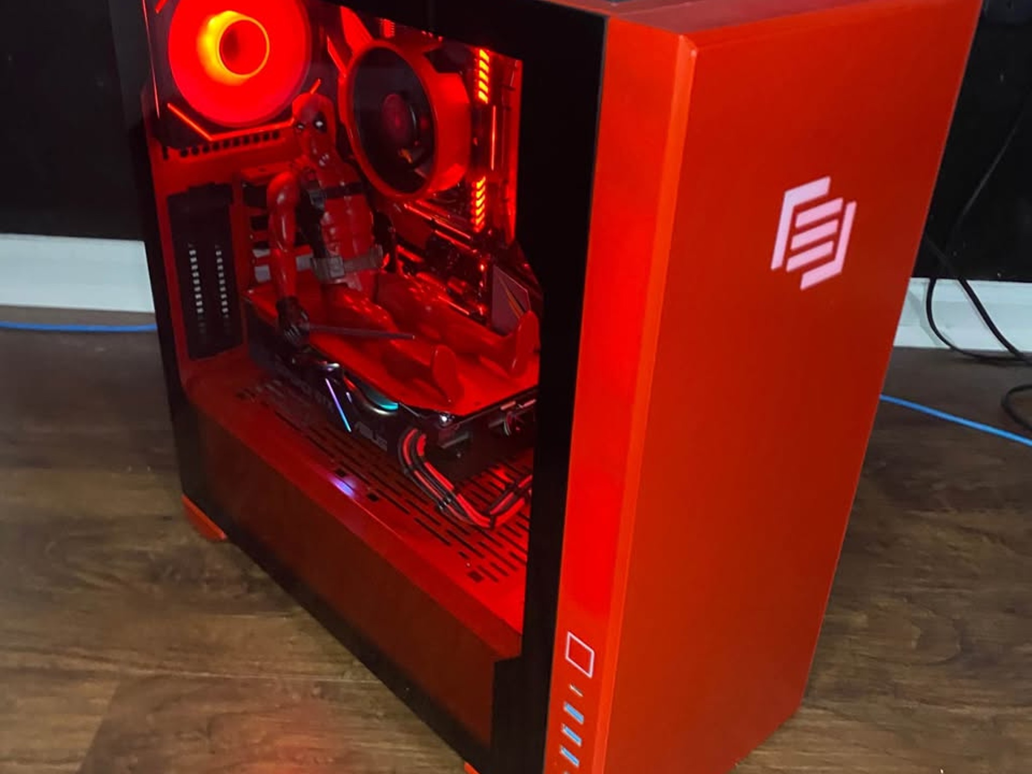Red Gaming PC (GTX 1660 Super + AMD Ryzen 7 2700X + 16GB DDR4 + HDD + SSD)