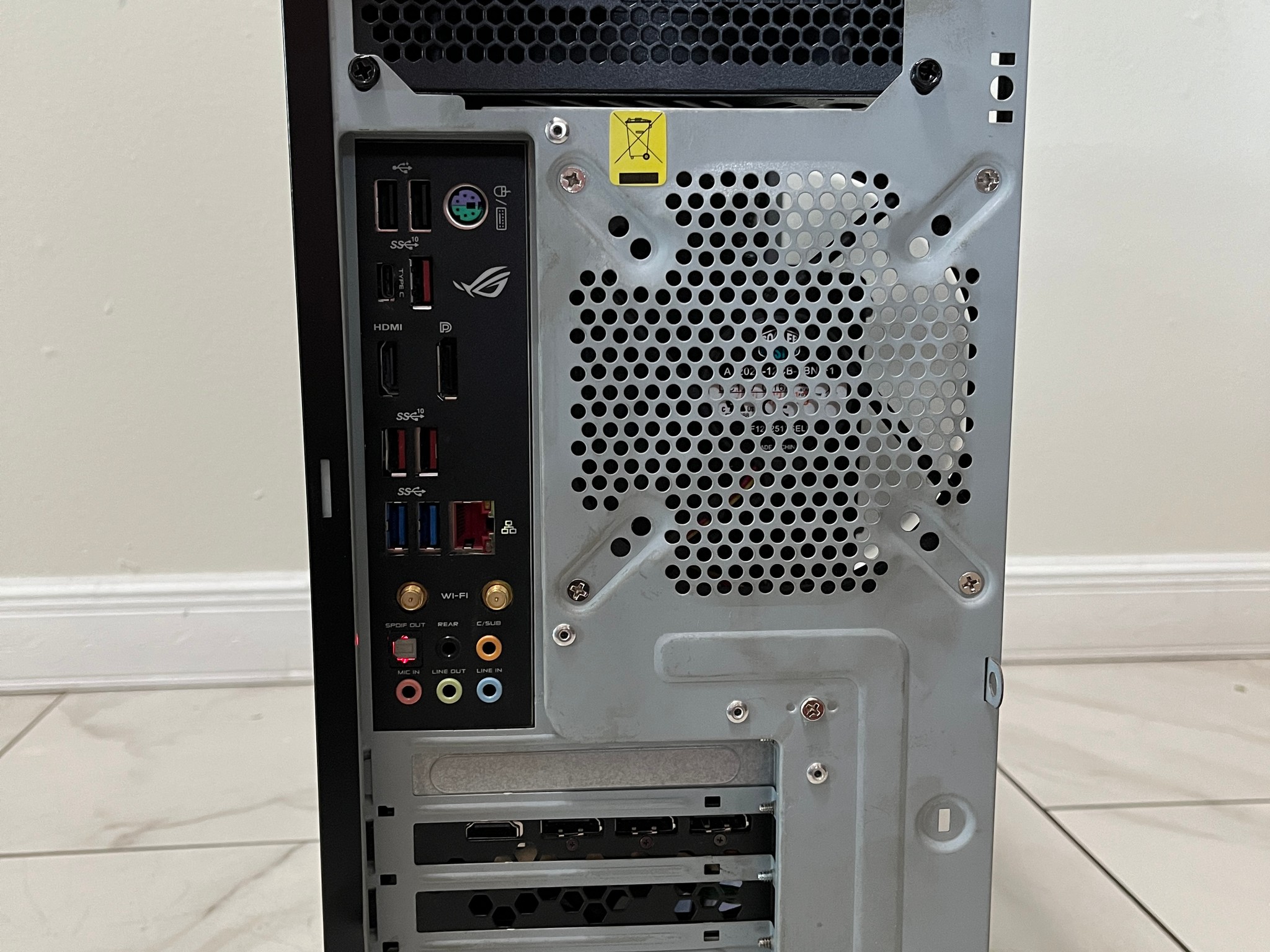 NVIDIA RTX 3070, Intel Core i7-9700k, 16GB RAM, 512GB SSD - High FPS Sleeper Gaming PC w/ Wi-Fi & BT