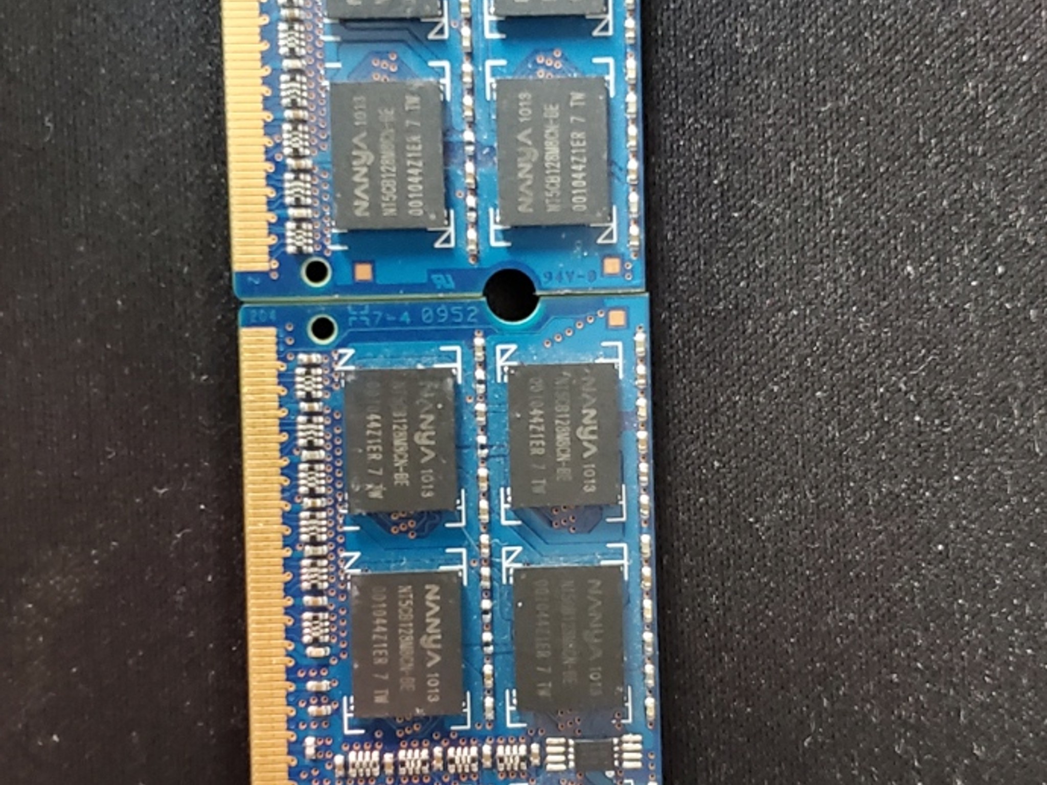 Nanya 2GB PC3-8500 DDR3-1066MHz non-ECC Unbuffered CL7 204-Pin SoDimm Dual Rank Memory Module