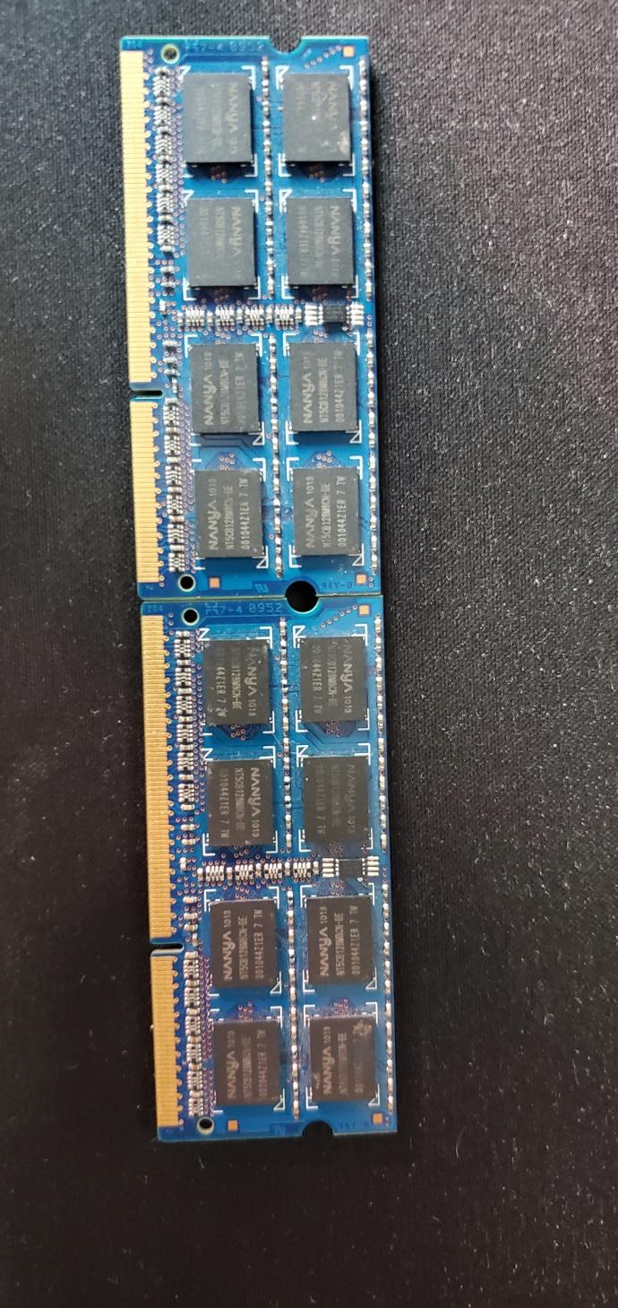 Nanya 2GB PC3-8500 DDR3-1066MHz non-ECC Unbuffered CL7 204-Pin SoDimm Dual Rank Memory Module