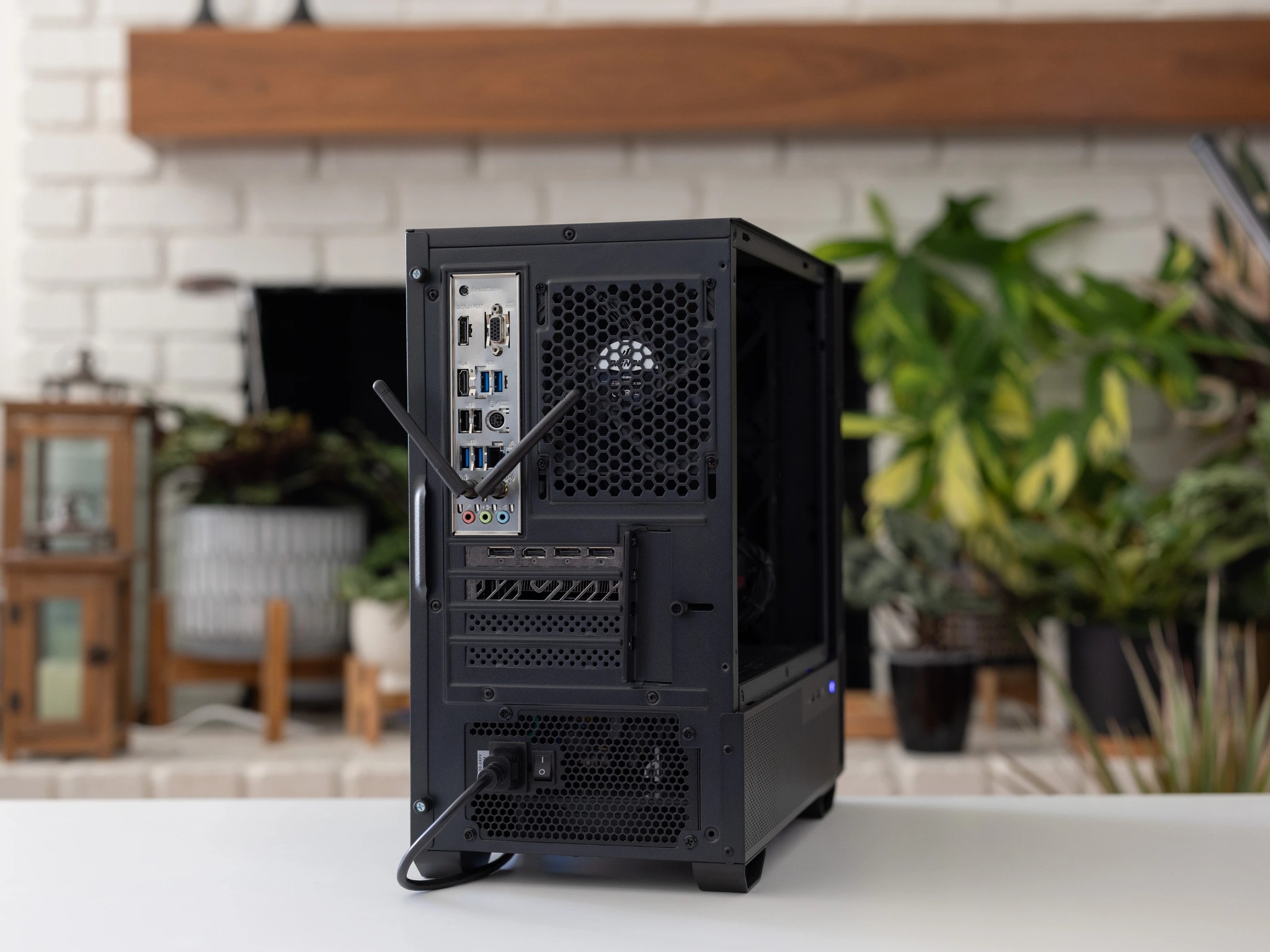 RX 6700 10GB, Ryzen 5 3600, 16GB DDR4, 1TB NVMe, WiFi, Blackout Gaming PC