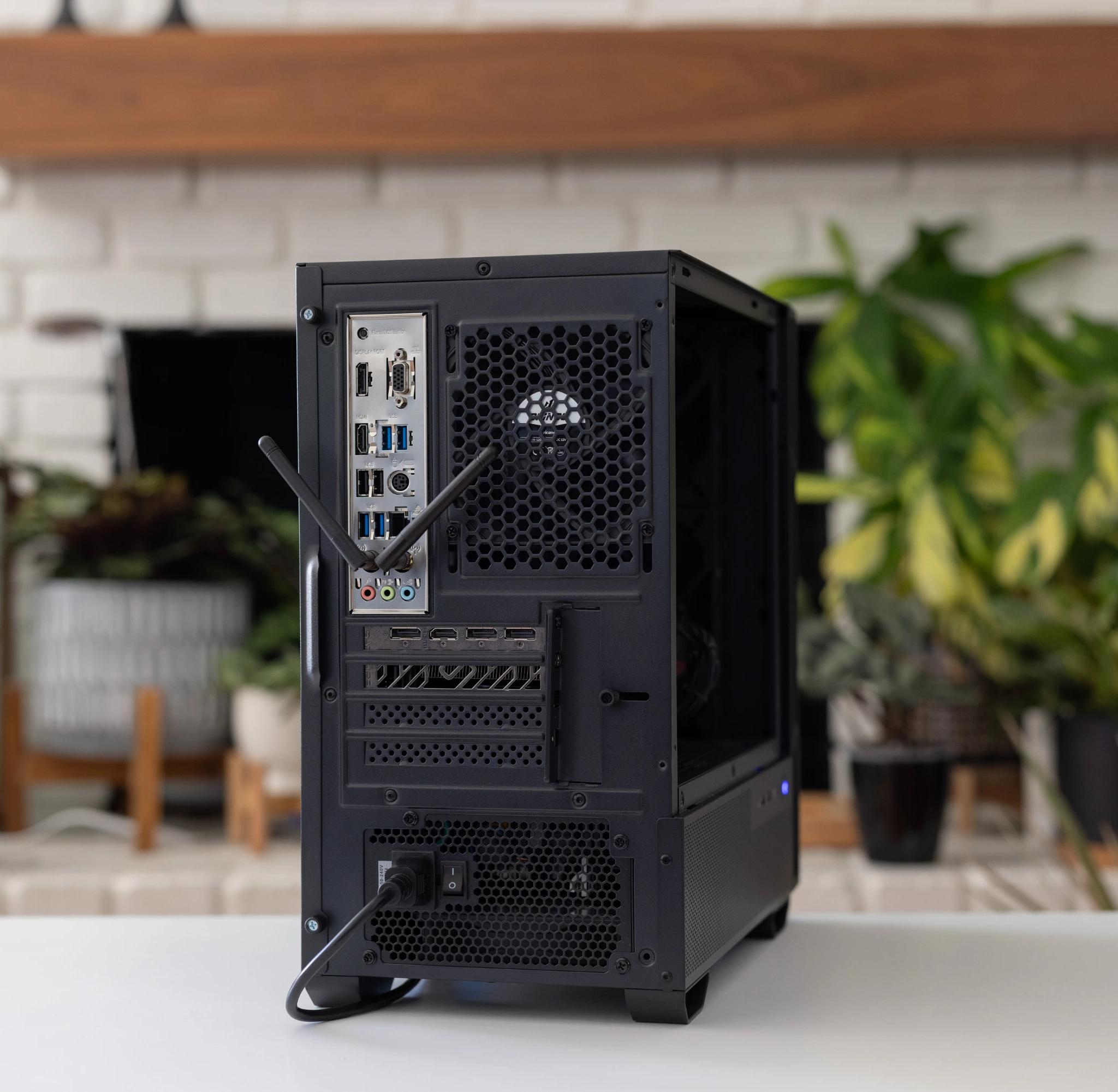 RX 6700 10GB, Ryzen 5 3600, 16GB DDR4, 1TB NVMe, WiFi, Blackout Gaming PC