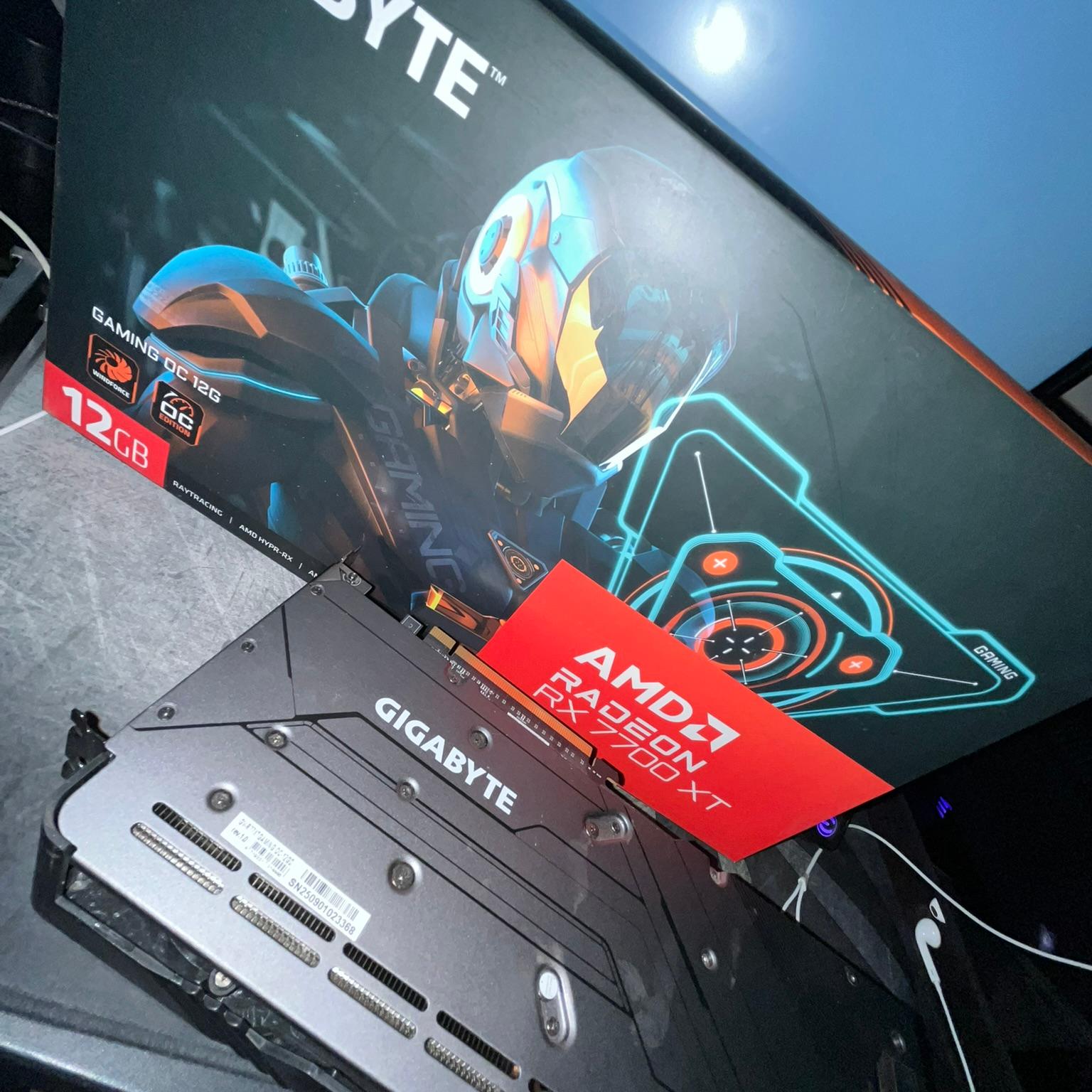 GIGABYTE Radeon RX 7700 XT