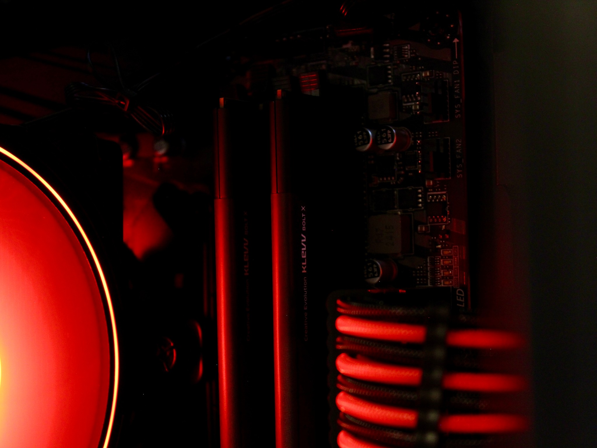 ♦️ Red 7 ♦️ Ryzen 7 | RX 7600 8GB | 16GB DDR4 | 1TB M.2 | W11 + WiFi |