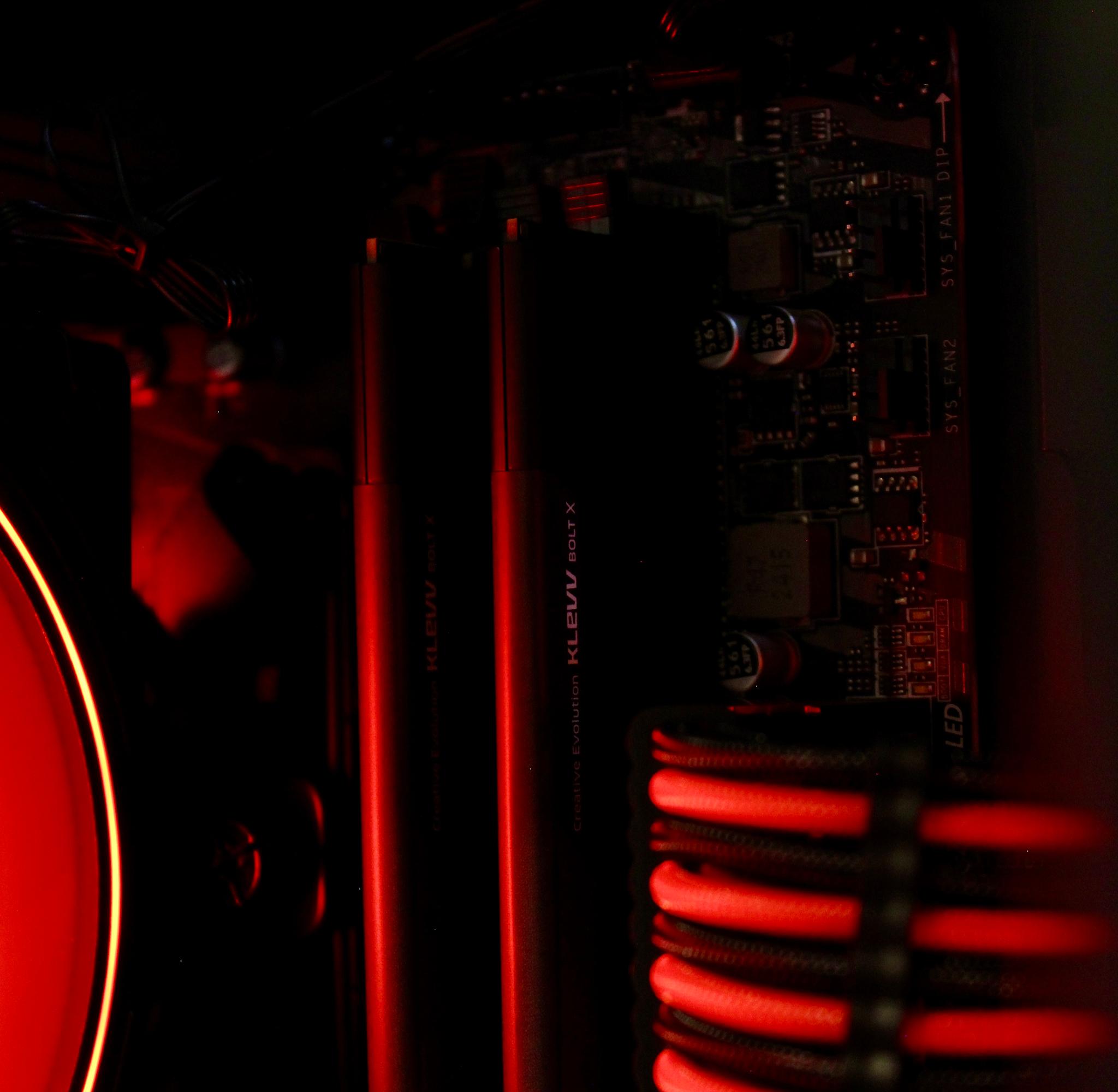 ♦️ Red 7 ♦️ Ryzen 7 | RX 7600 8GB | 16GB DDR4 | 1TB M.2 | W11 + WiFi |