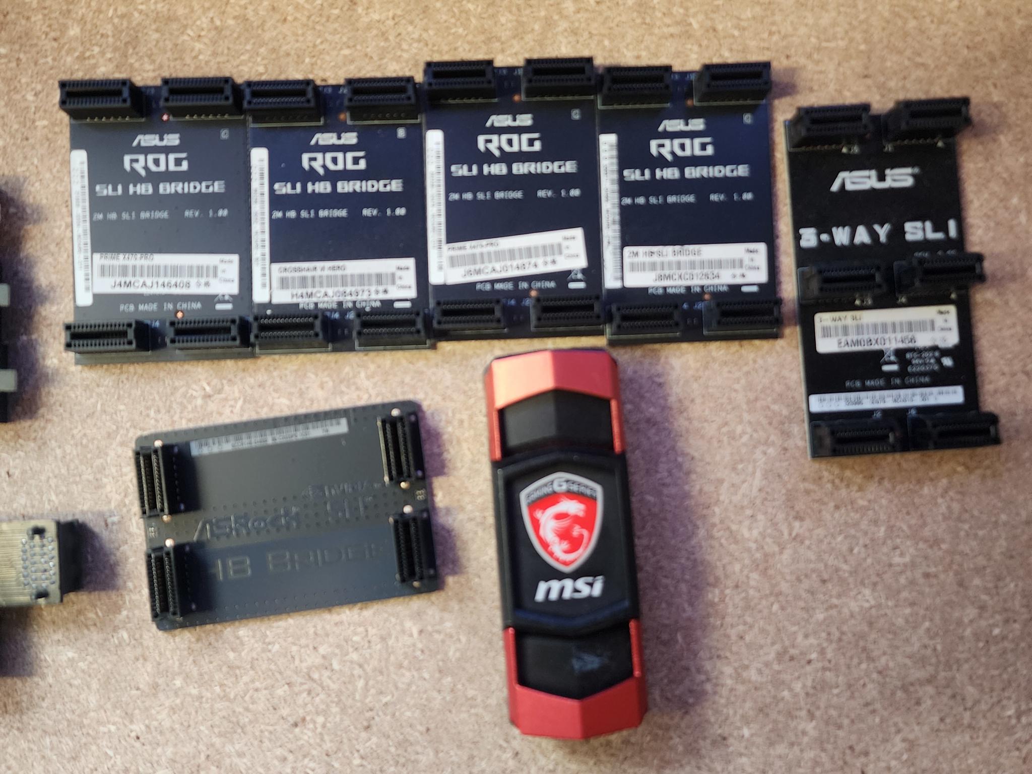 Assorted Nvidia SLI and AMD Crossfile Bridges