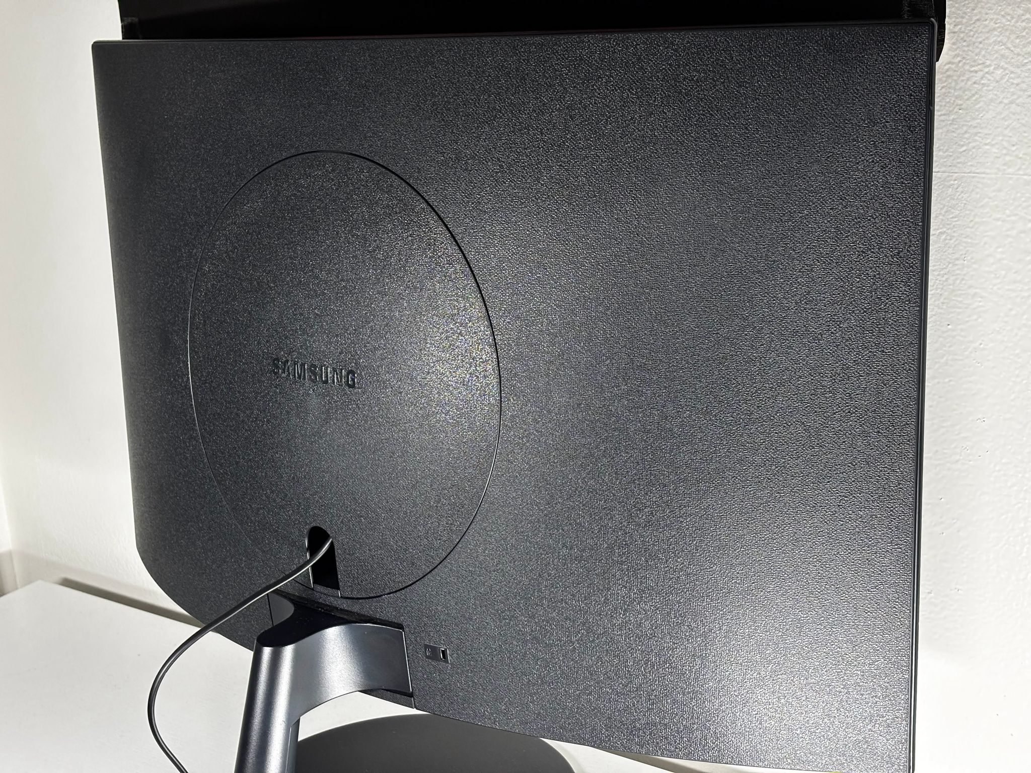 Samsung 27" Curved Monitor - 1080p, 75Hz, with Free-Sync. Includes Power Cable and Detachable Stand.