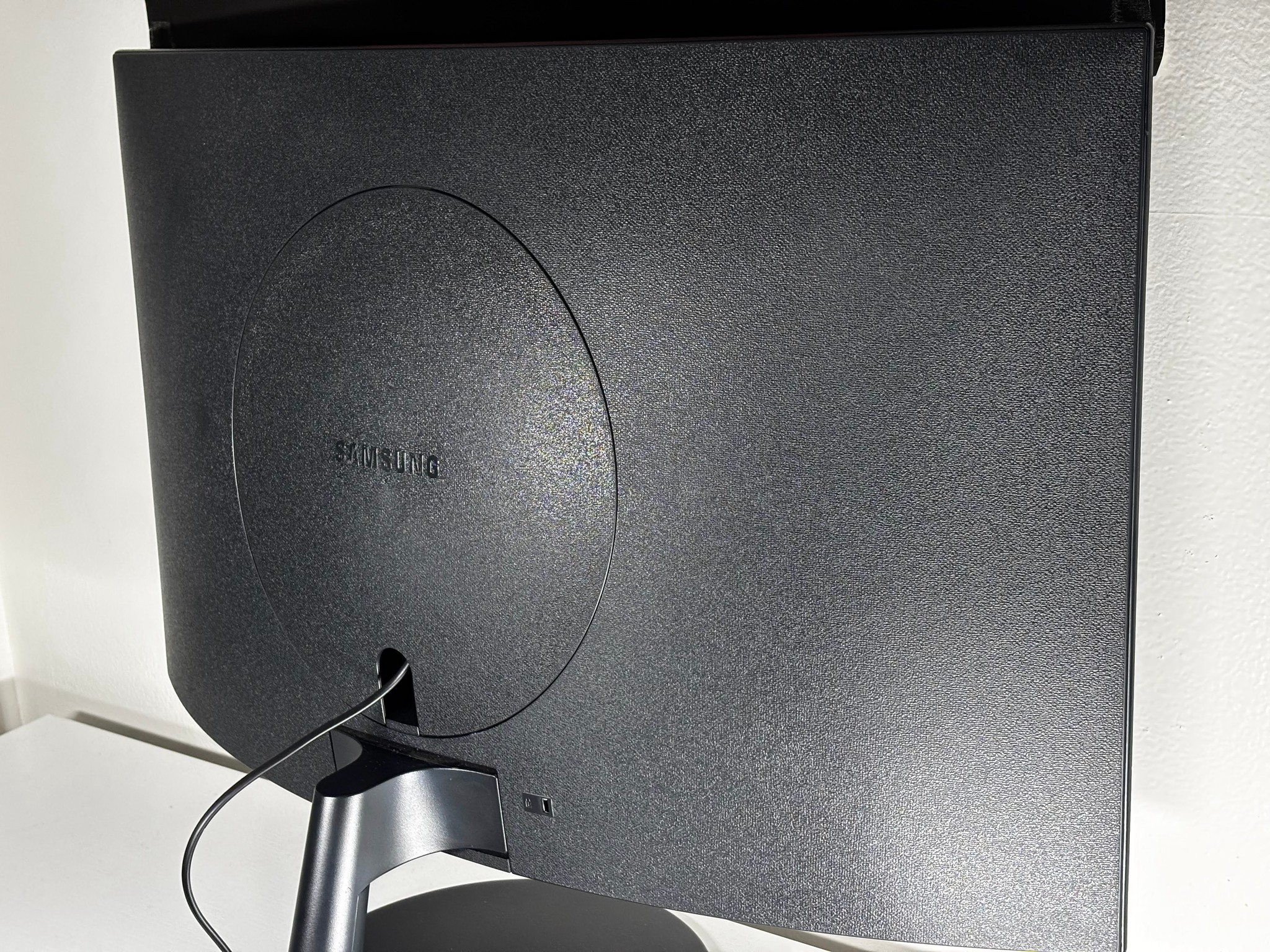 Samsung 27" Curved Monitor - 1080p, 75Hz, with Free-Sync. Includes Power Cable and Detachable Stand.