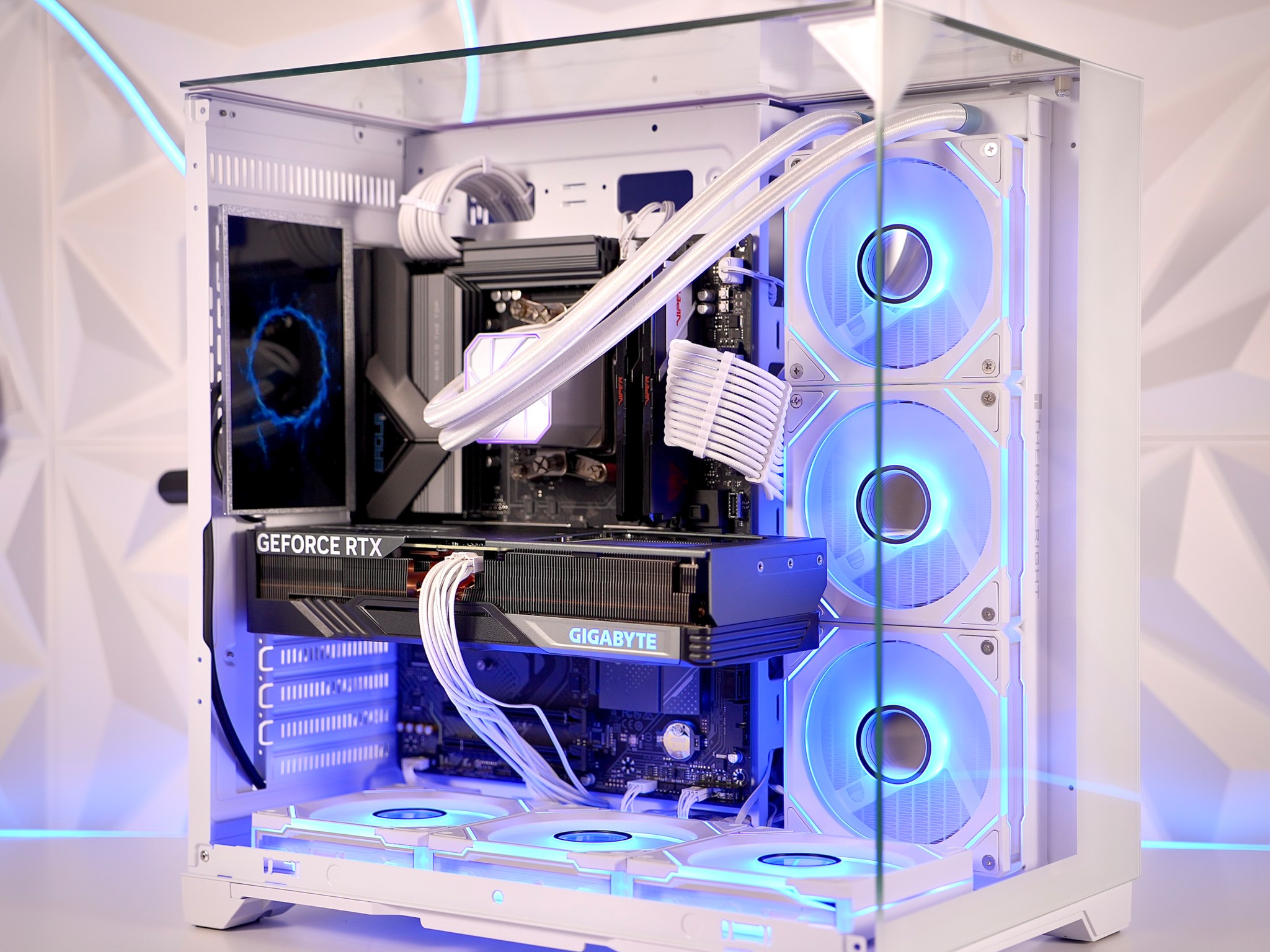 RTX 5070 & 7800X3D & 32 GB & 1TB NVME Gaming PC READ DESCRIPTION