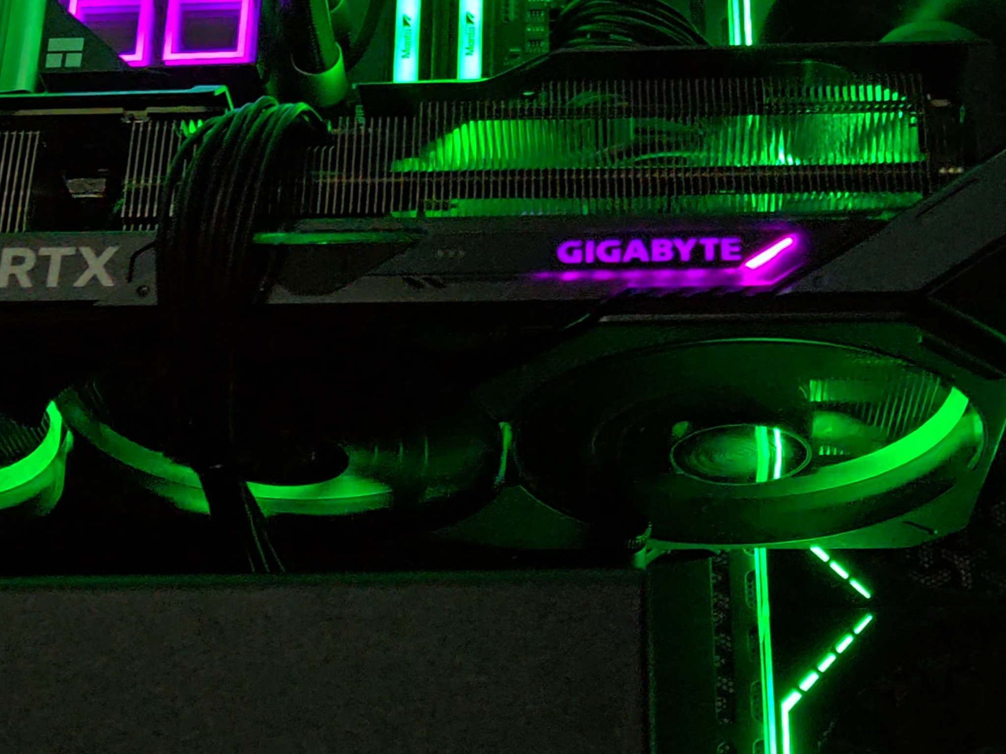 9800X3D - RTX 5070 Ti OC - 32GB DDR5 6000 - 2TB Gen4 NVMe - Custom