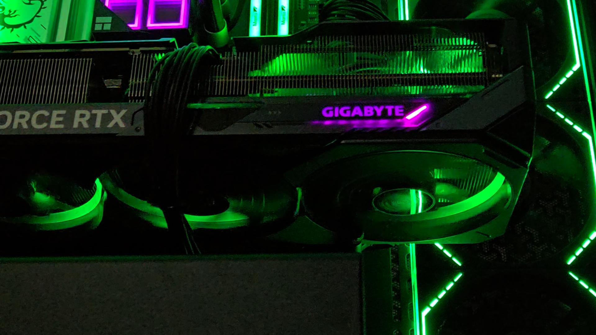 9800X3D - RTX 5070 Ti OC - 32GB DDR5 6000 - 2TB Gen4 NVMe - Custom