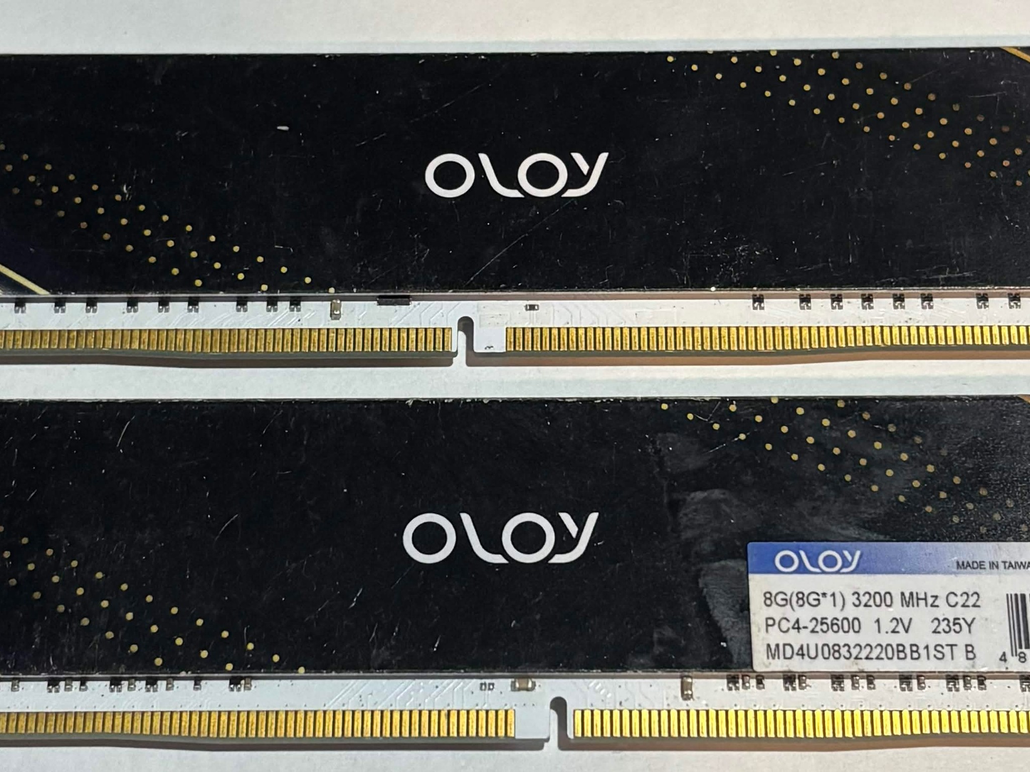 OLOy 16GB (2x8GB) DDR4 3200MHz Desktop Memory Kit | White Heatspreaders | Tested Working
