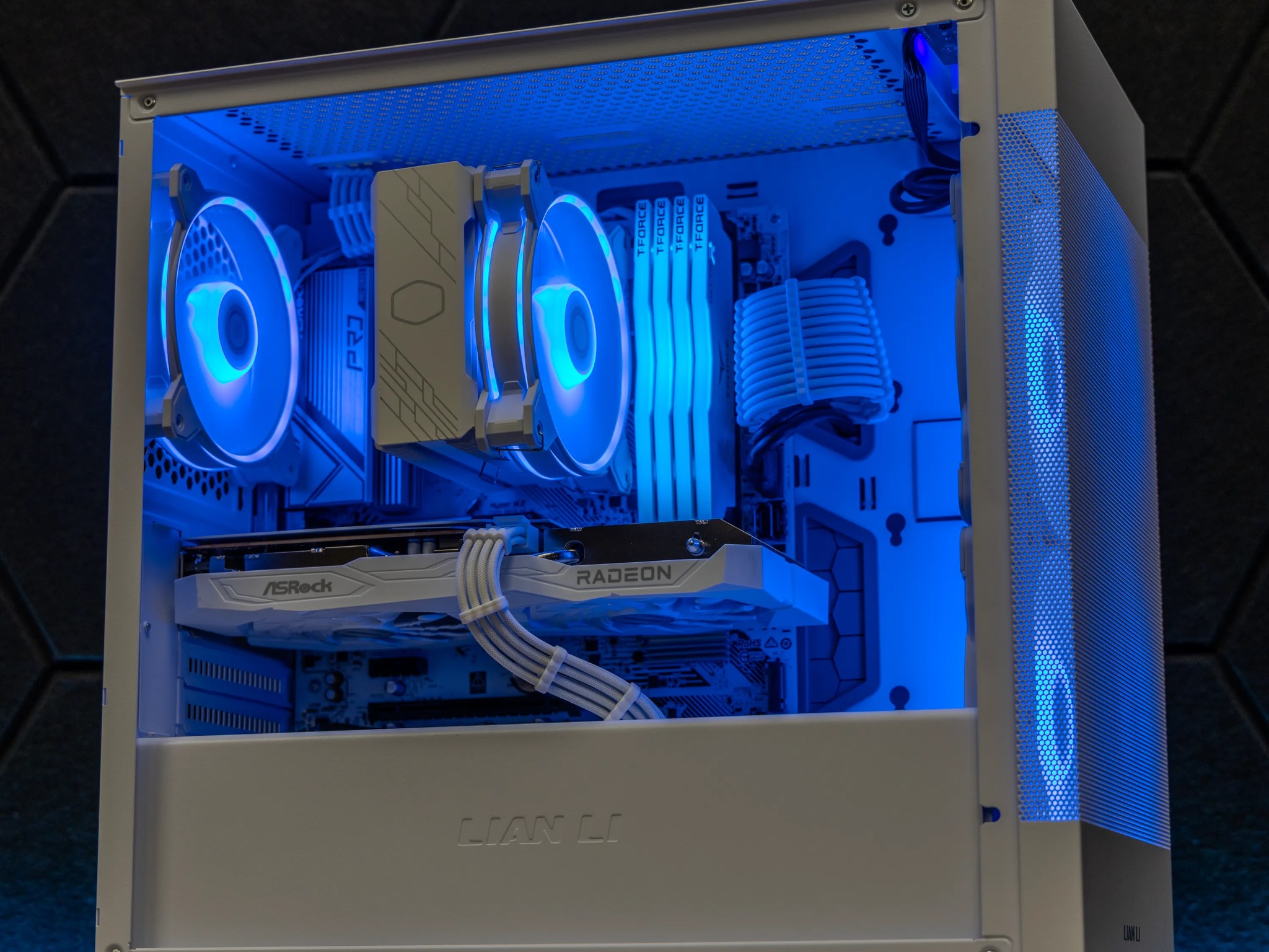 ❄️ Frost ❄️  AMD RX 6600 / AMD R5 4500 / 1TB NVME / 32GB DDR4 Ram / Air Cooler / Windows 11 Pro