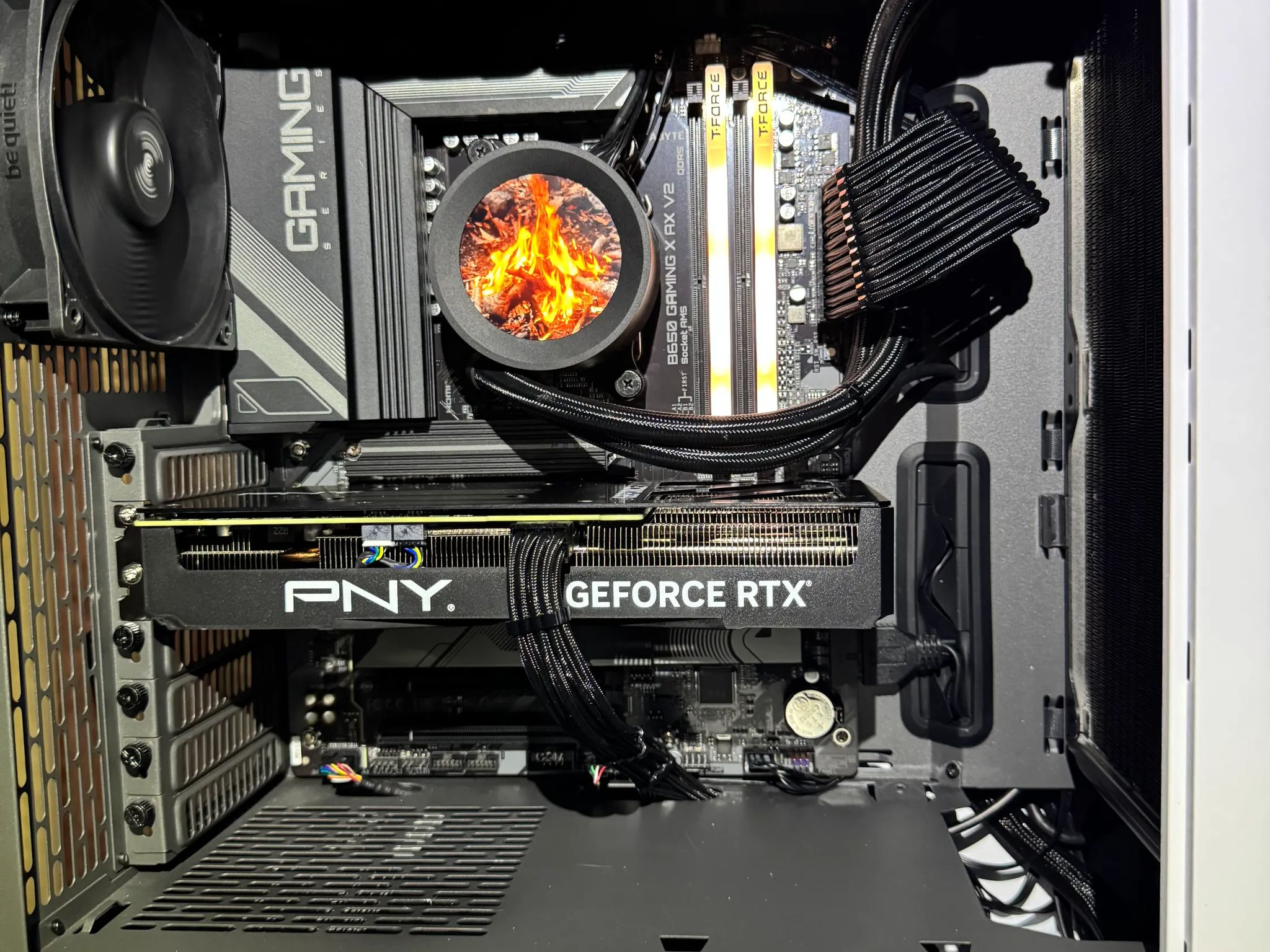 4070 + RYZEN 7 7700 +32GB  (FIRE WOOD🔥)