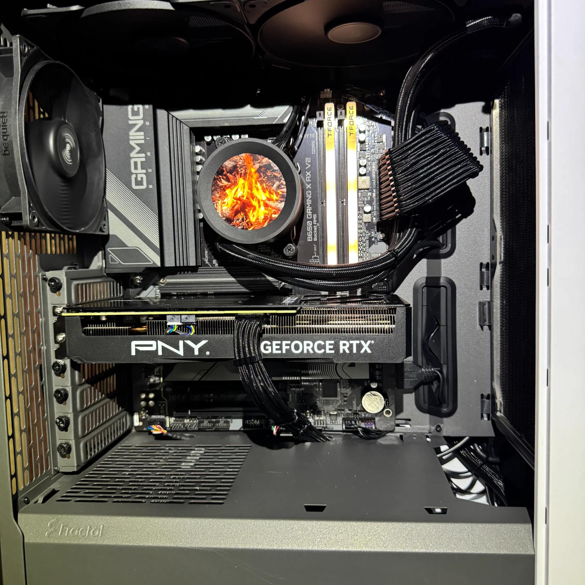4070 + RYZEN 7 7700 +32GB  (FIRE WOOD🔥)