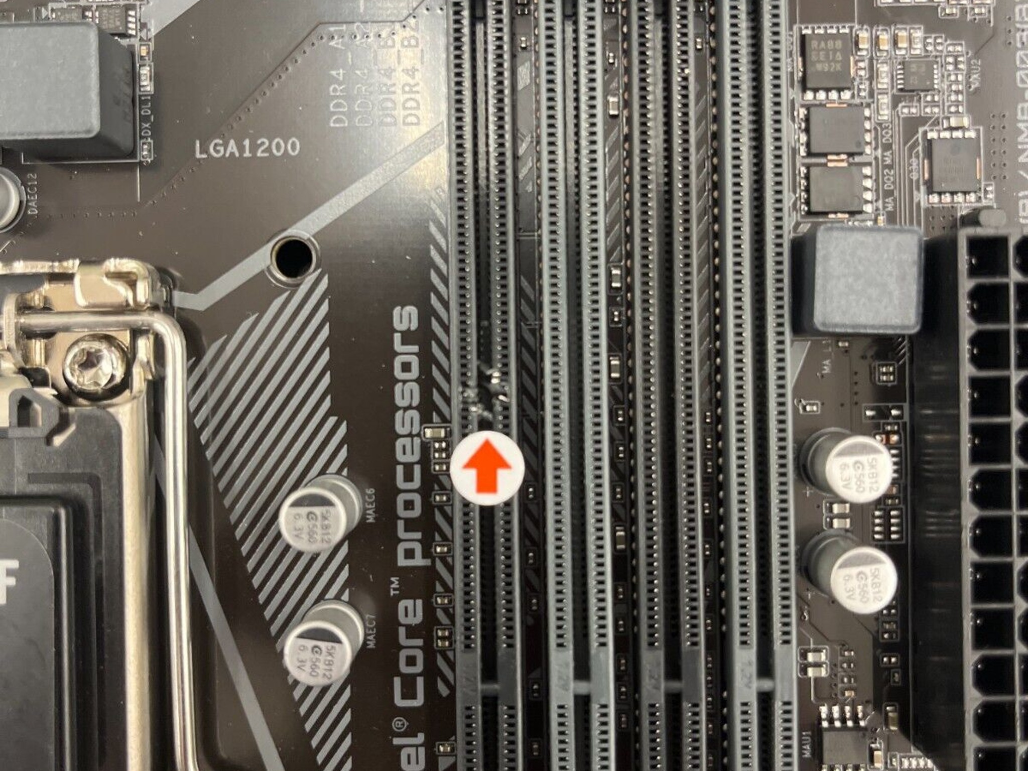 READ Gigabyte Intel B560 DS3H AC Motherboard LGA 1200, SATA 6GB connecters, M.2