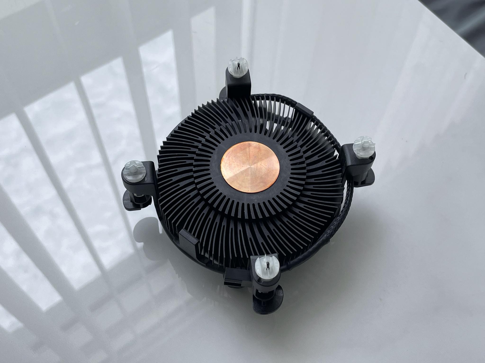 Intel Copper Core Aluminum Heatsink Low Profile LGA 1200/115X 4-Pin Stock Cooler - Black