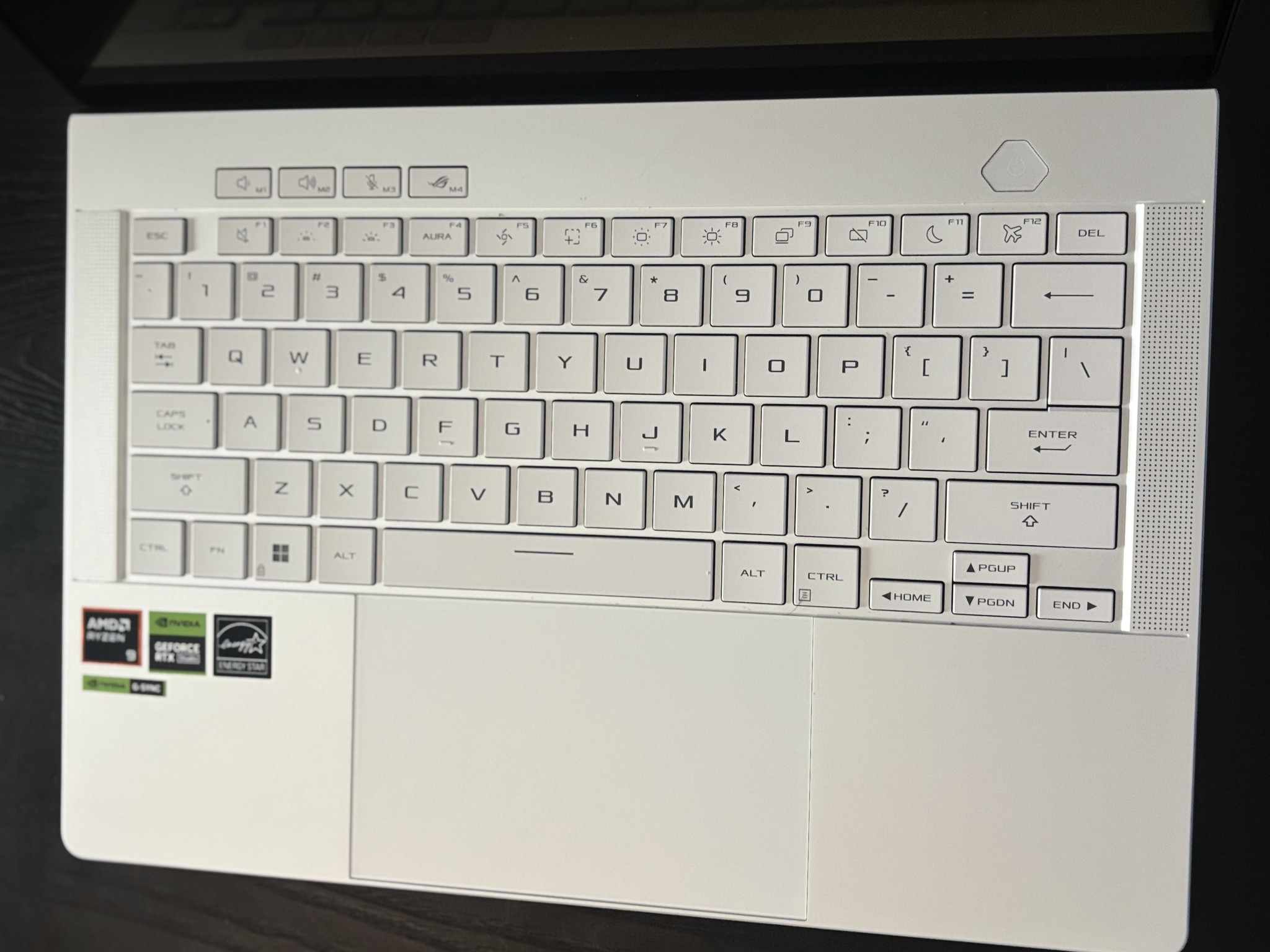 ASUS ROG Zephyrus G14 (Platinum White) – Ryzen 9 / RTX 4060 Gaming Laptop