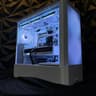 ❄️🤍 WHITEOUT PROTOCOL 🤍❄️Ryzen 9 7900X| RTX 5070| 32 GB DDR5| 2.5 TB NVMe| 850W PSU