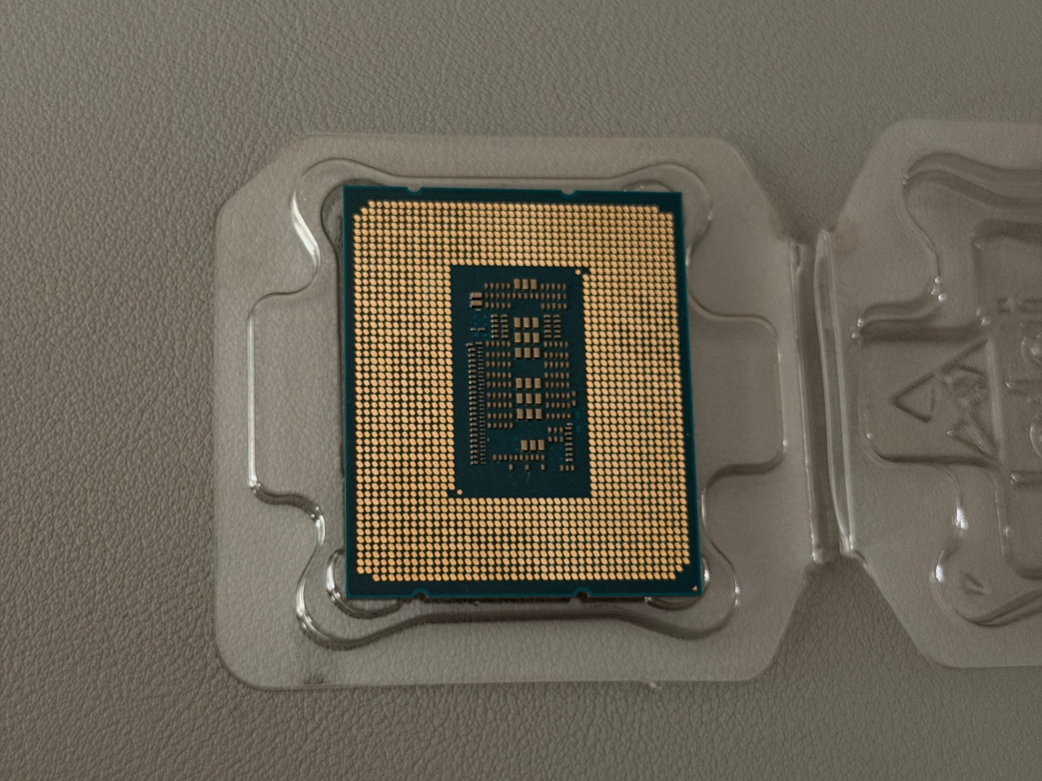 i5-12400F