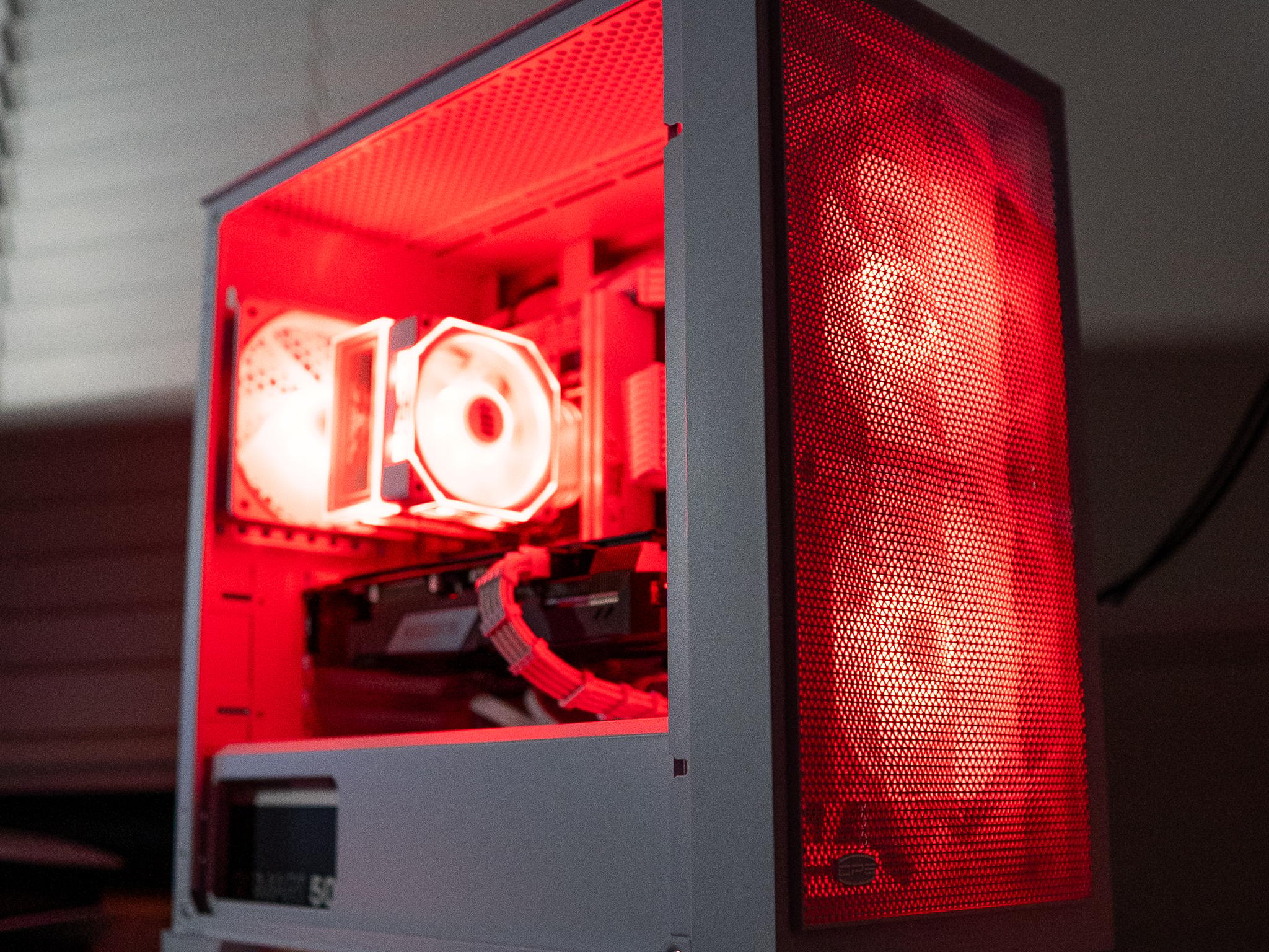 ❄️🌨 | RX 5600XT | INTEL XEON E5-2630 V4 | 16GB DDR4 RAM | 256GB NVME + 2TB HDD | Arctic Freeze 3.0