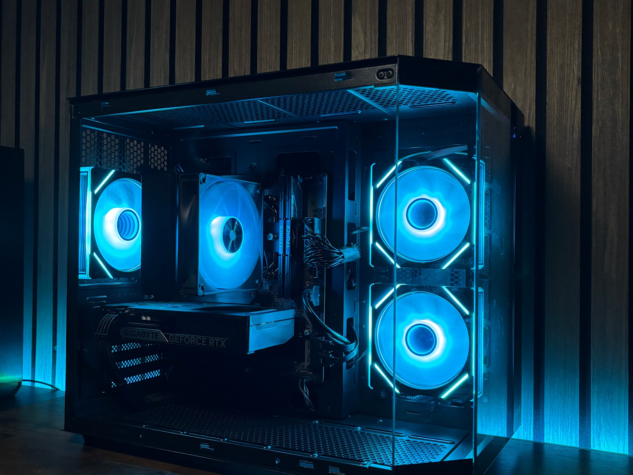 🐼 RTX 5060 | RYZEN 5 7600X | 32GB DDR5 | 1TB STORAGE | GAMING PC