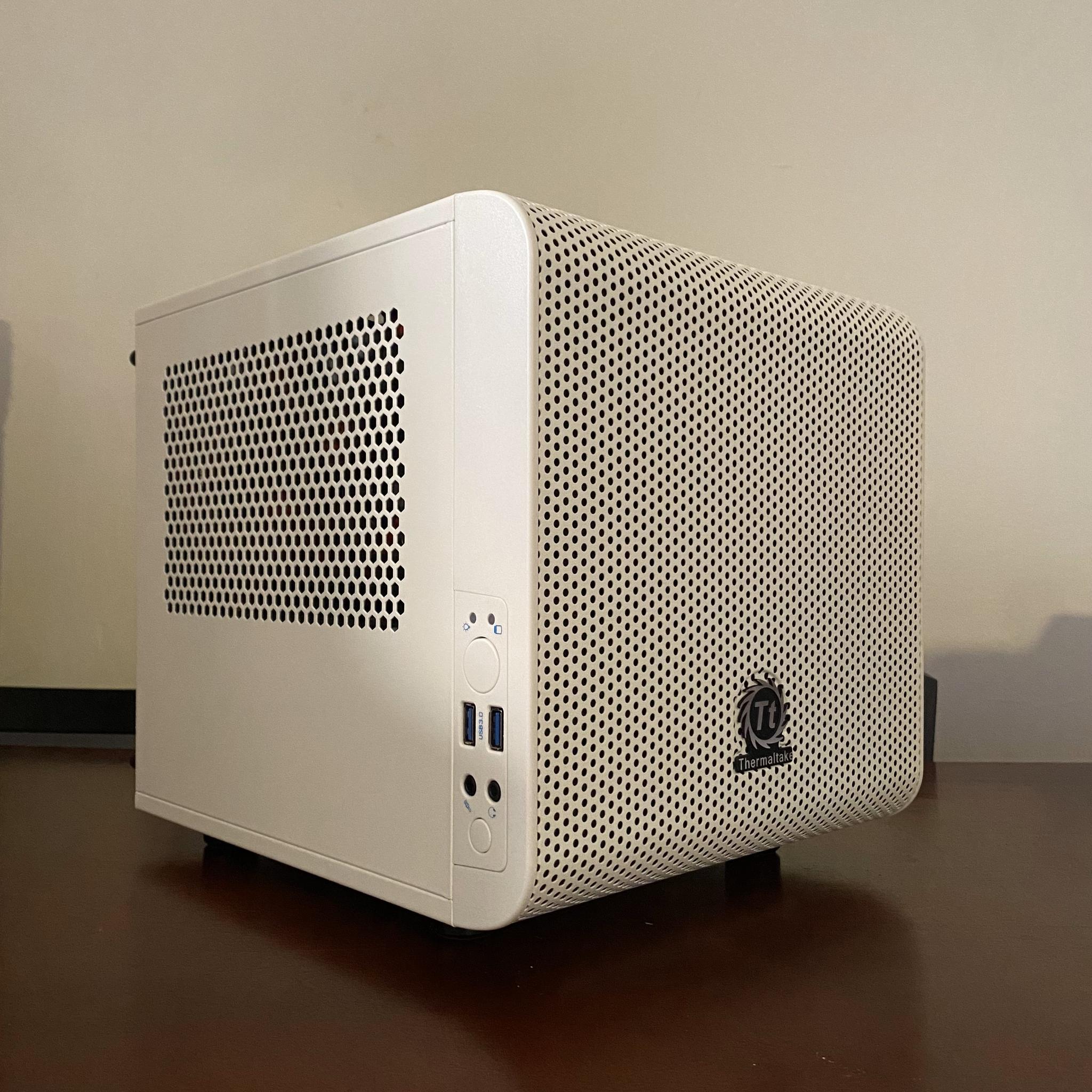 Small Form Factor White Gaming Pc