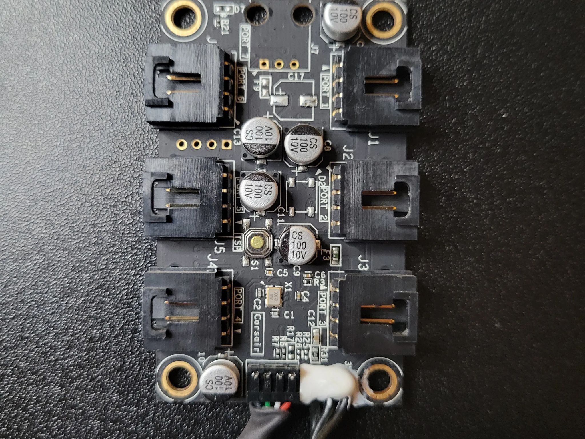 Corsair SP120 RGB Elite 3-Pack + Lighting Node Core