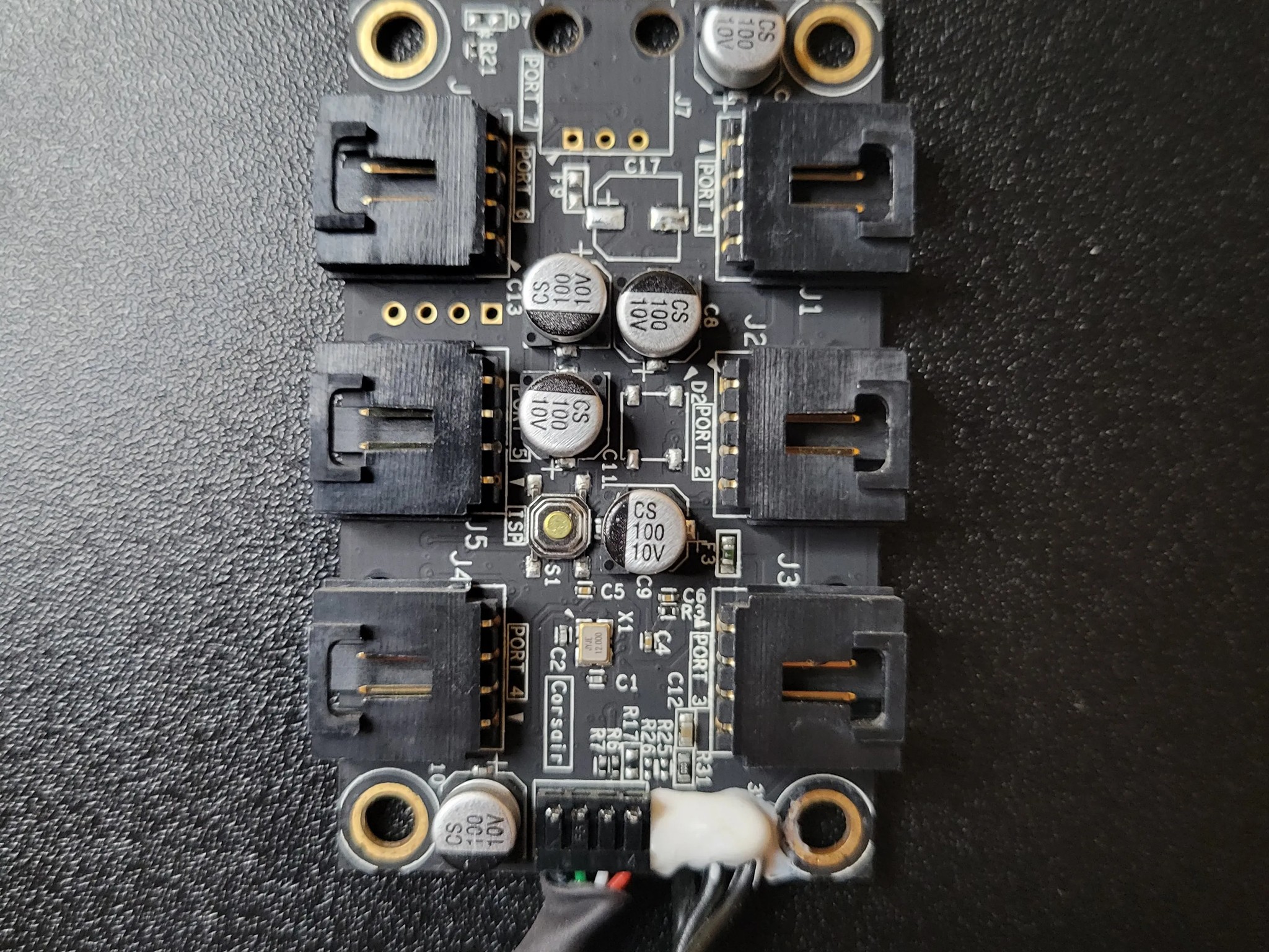 Corsair SP120 RGB Elite 3-Pack + Lighting Node Core