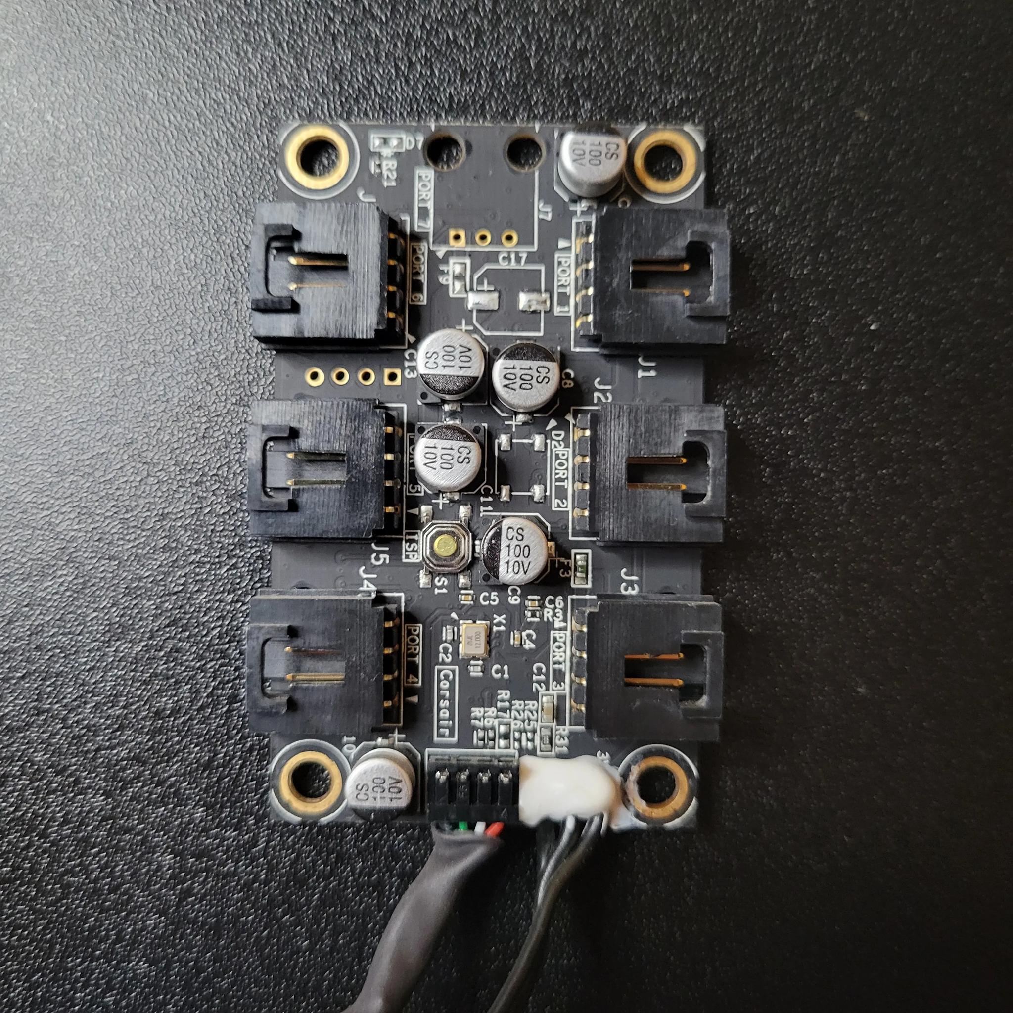 Corsair SP120 RGB Elite 3-Pack + Lighting Node Core