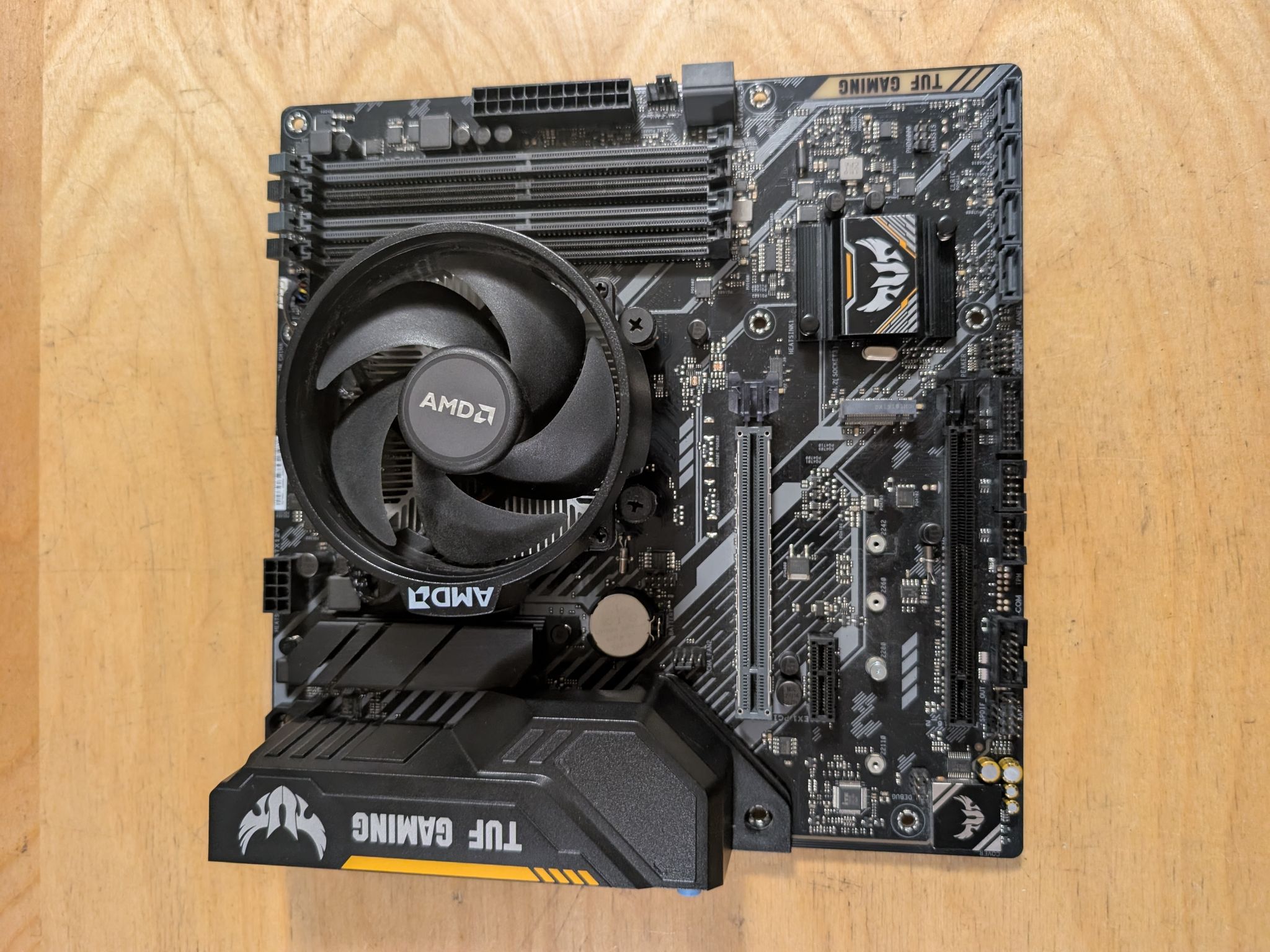 Asus B450m + AMD Ryzen 3 PRO 2200GE