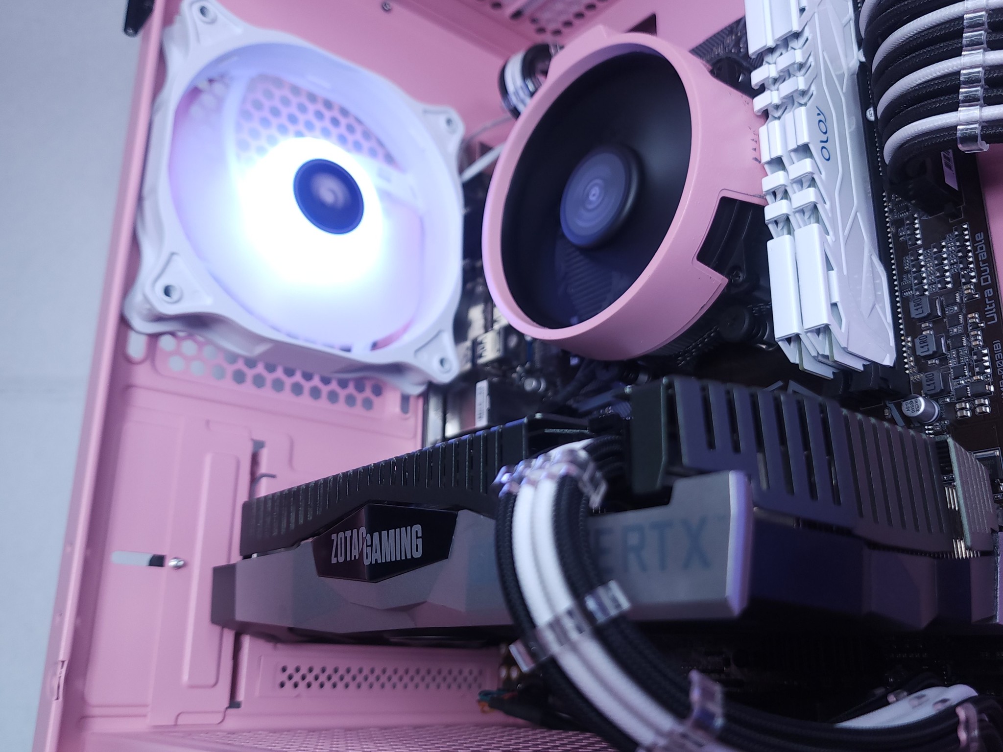 🌸🌸RTX 2060 // Ryzen 3 4100 // 16GB 3200MHz // 1TB NVMe Gen 3